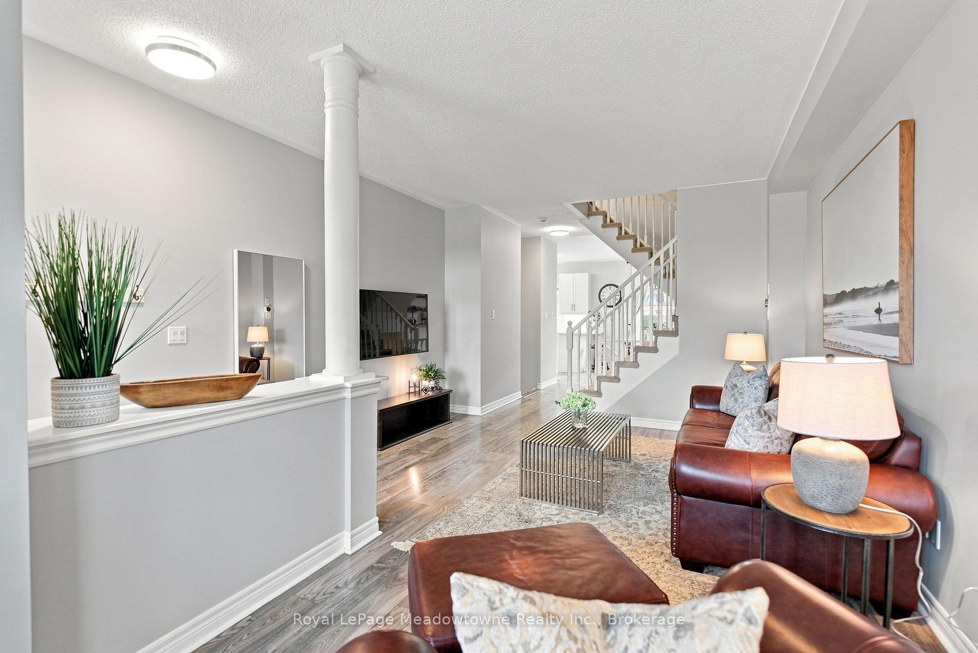 Photo 8 of 140 Laurendale Avenue, Georgina, Keswick South — HOMEH