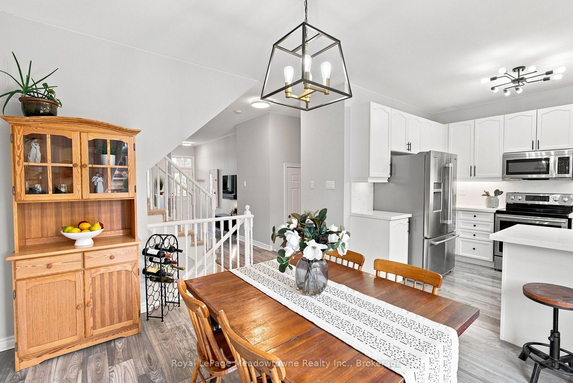 Photo 13 of 140 Laurendale Avenue, Georgina, Keswick South — HOMEH