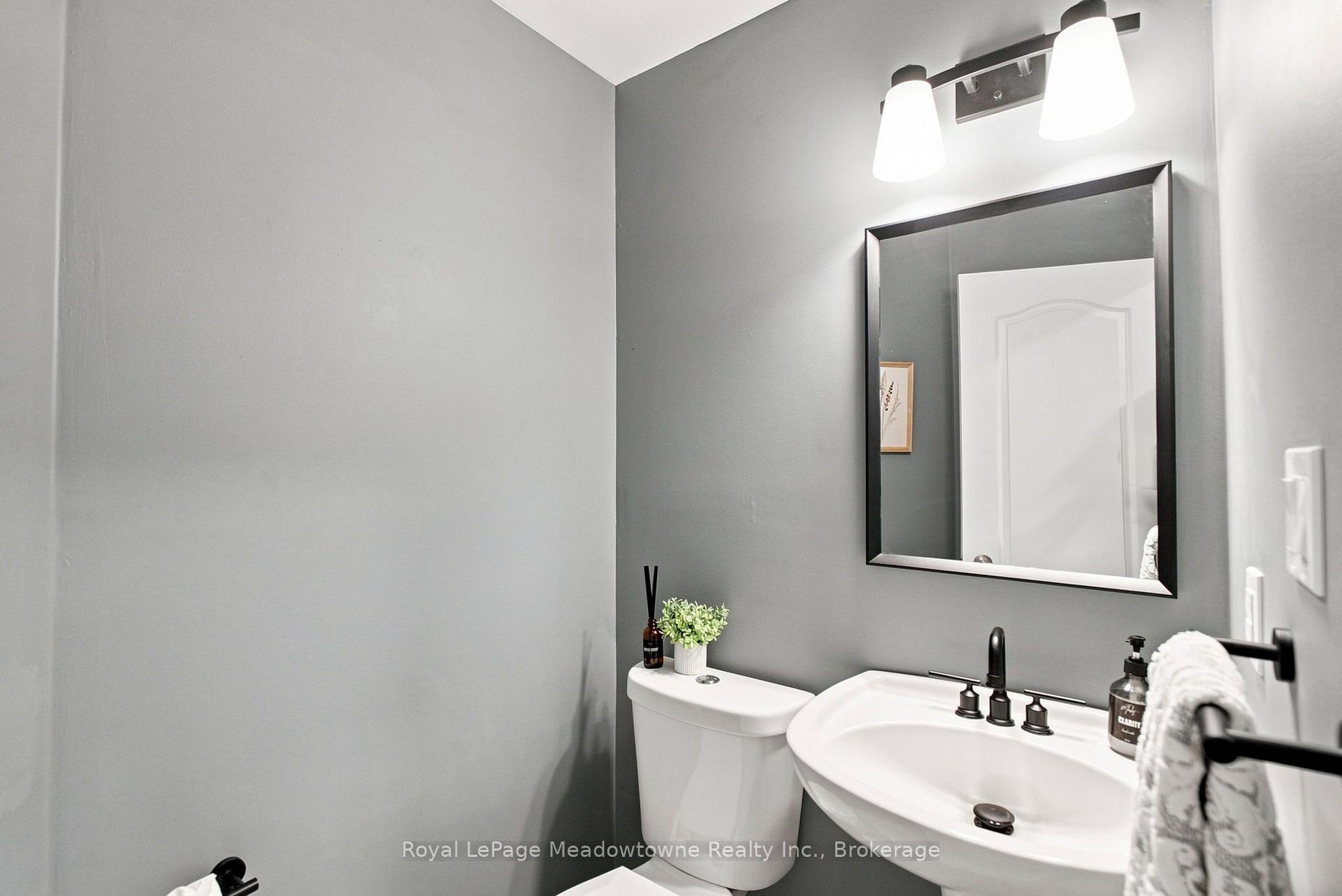 Photo 19 of 140 Laurendale Avenue, Georgina, Keswick South — HOMEH