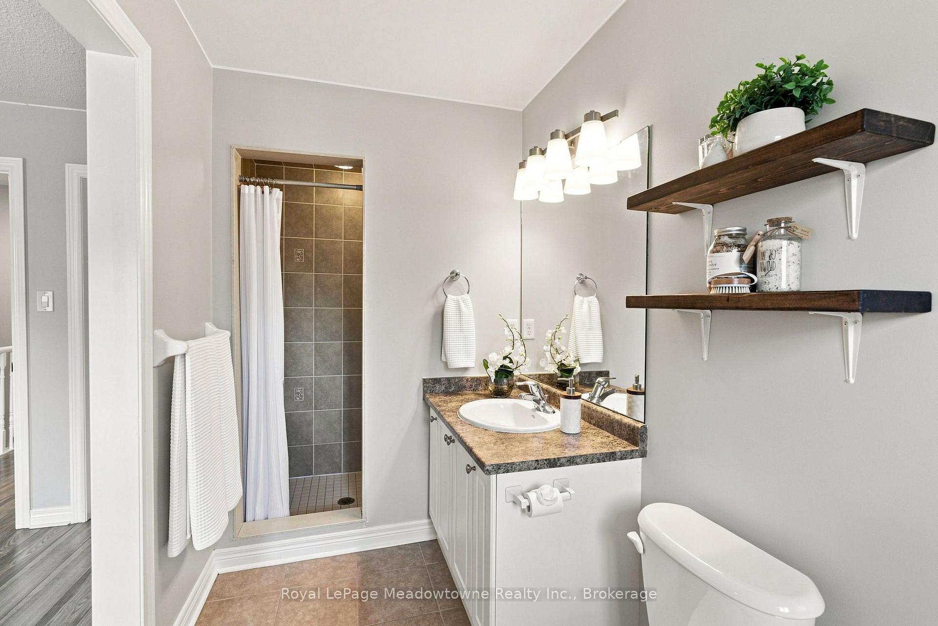 Photo 35 of 140 Laurendale Avenue, Georgina, Keswick South — HOMEH