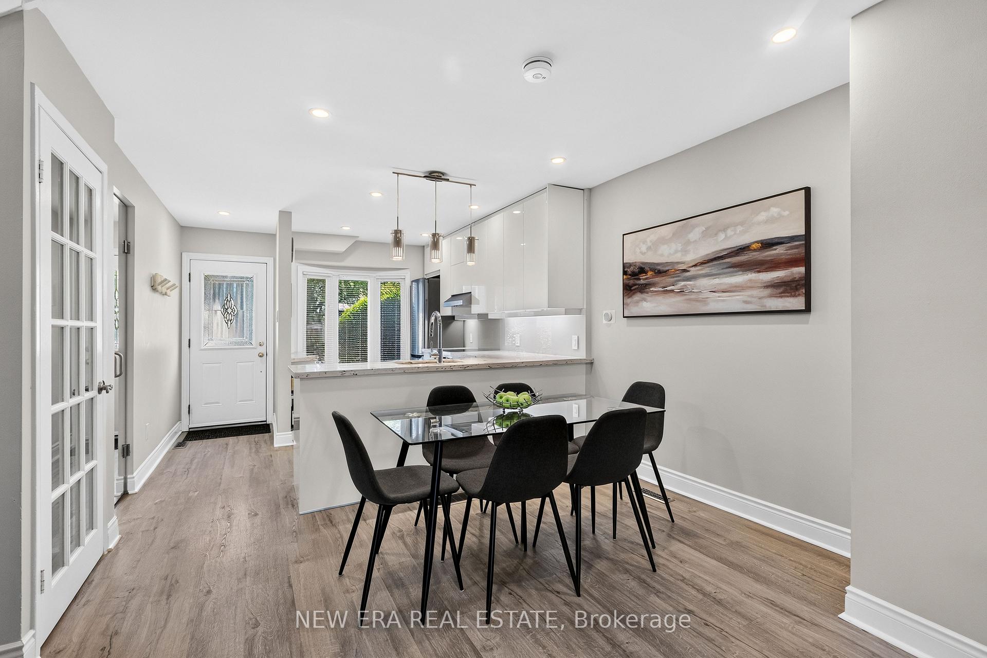 Photo 2 of Unit 51, 5020 Delaware Drive, Mississauga, Hurontario — HOMEH