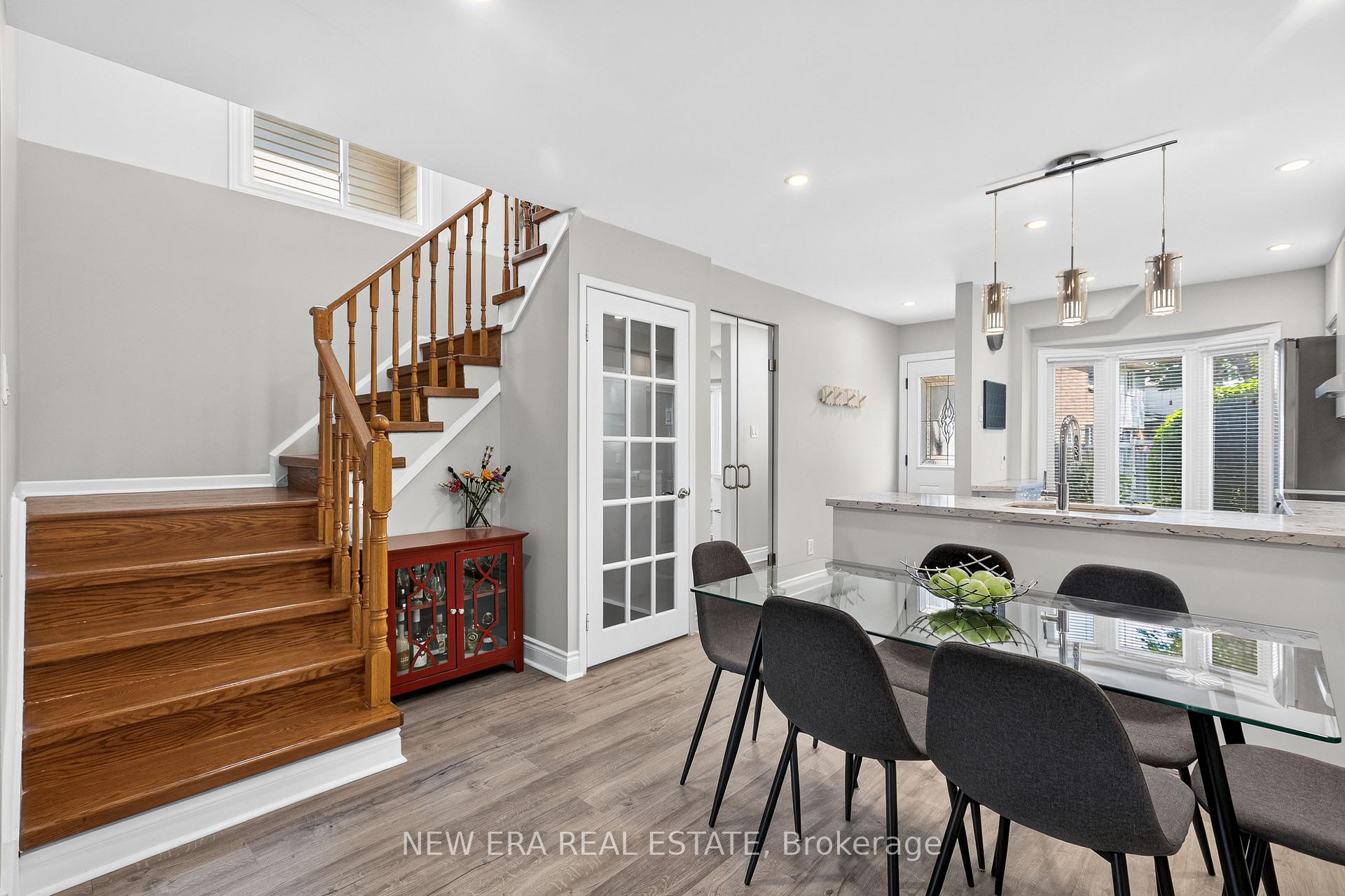 Photo 3 of Unit 51, 5020 Delaware Drive, Mississauga, Hurontario — HOMEH