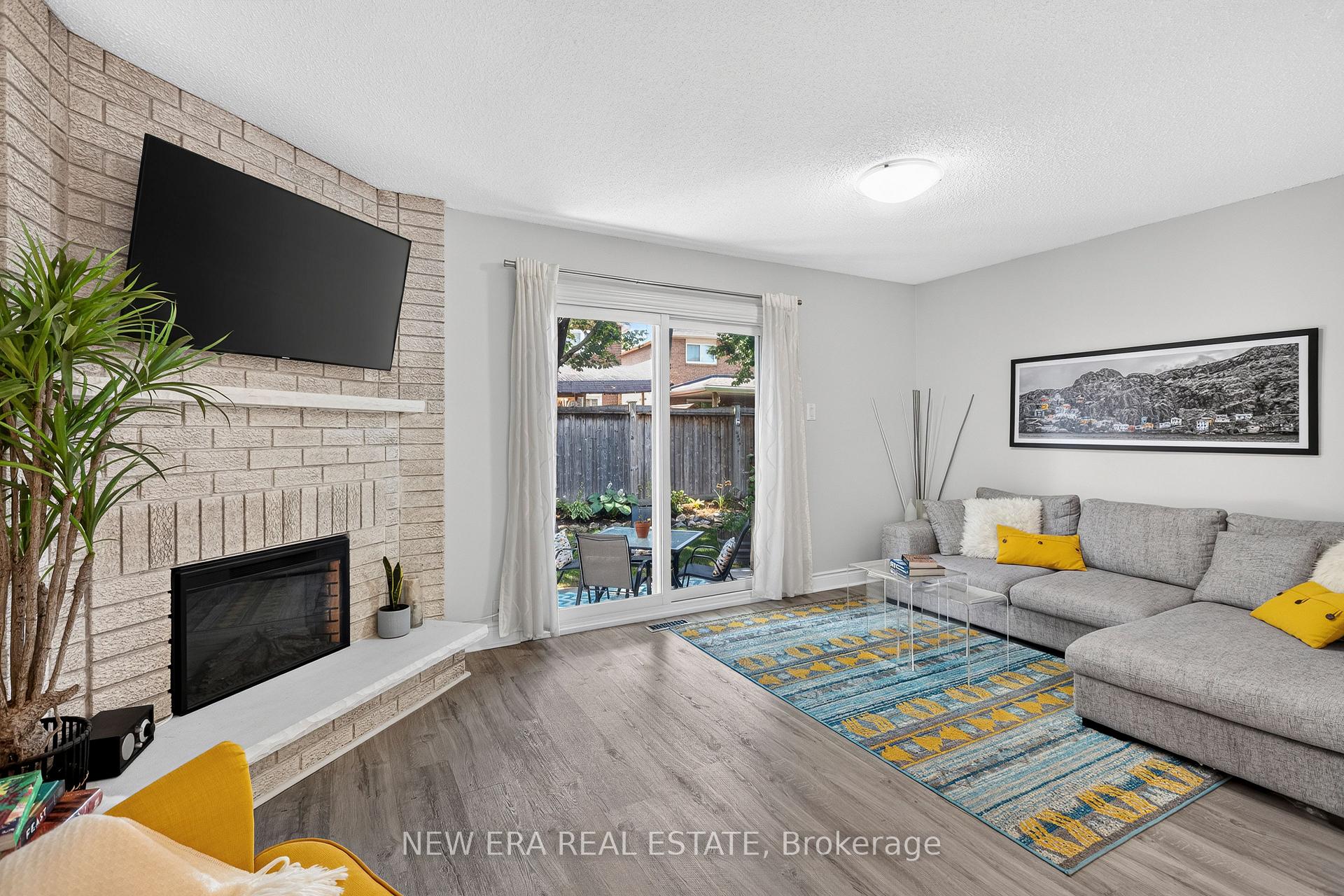 Photo 4 of Unit 51, 5020 Delaware Drive, Mississauga, Hurontario — HOMEH