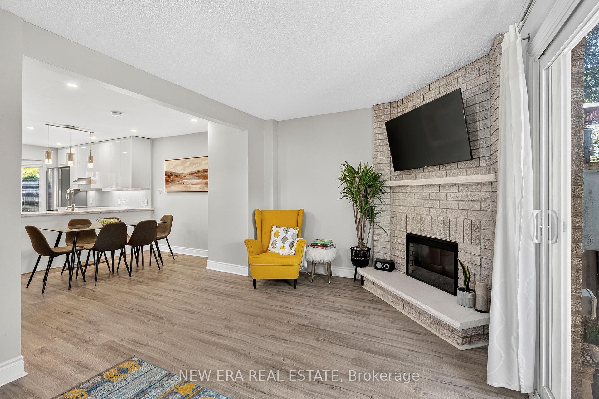 Photo 5 of Unit 51, 5020 Delaware Drive, Mississauga, Hurontario — HOMEH