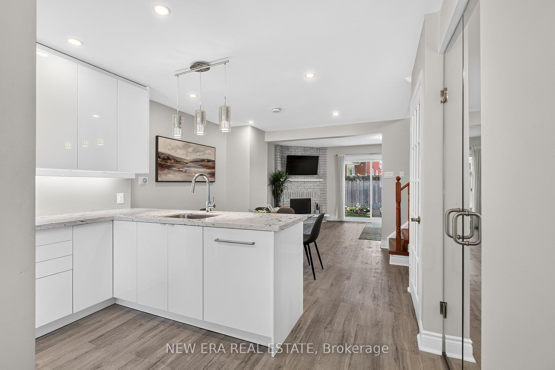 Photo 7 of Unit 51, 5020 Delaware Drive, Mississauga, Hurontario — HOMEH
