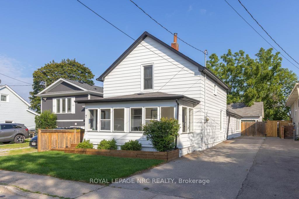 Photo 2 of 7 Capner Street, St. Catharines, Oakdale — HOMEH