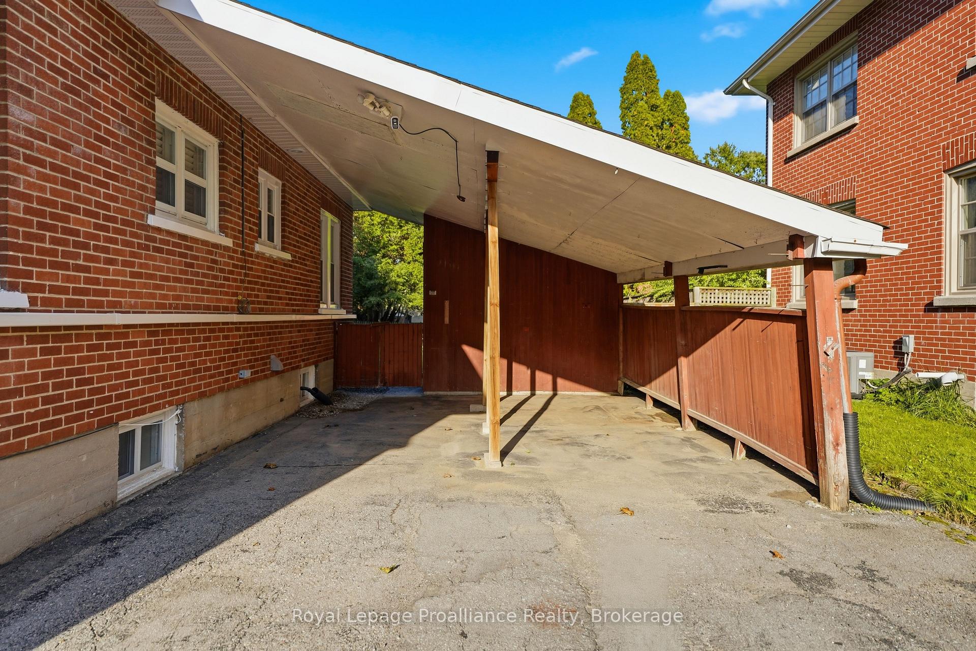 Photo 5 of 277 Dufferin Avenue, Belleville, Belleville Ward — HOMEH
