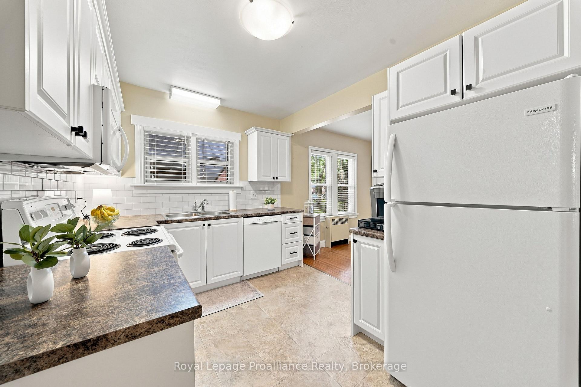 Photo 11 of 277 Dufferin Avenue, Belleville, Belleville Ward — HOMEH