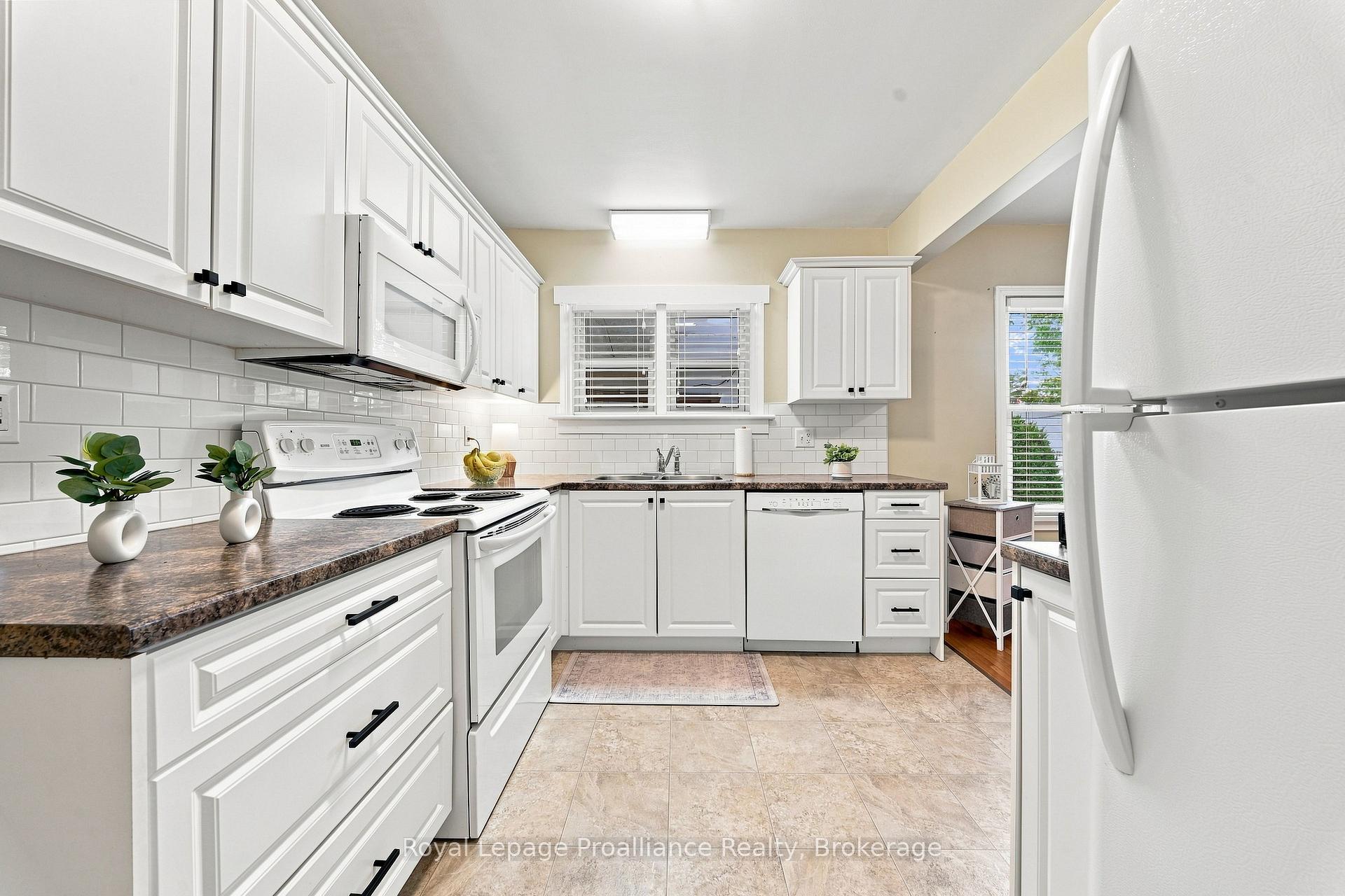 Photo 12 of 277 Dufferin Avenue, Belleville, Belleville Ward — HOMEH