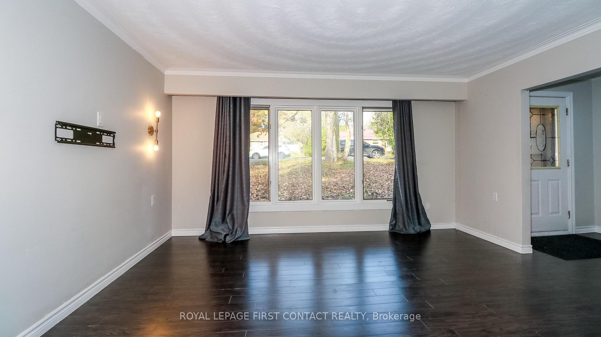 Photo 7 of 18 Kennedy Drive, Kawartha Lakes, Fenelon Falls — HOMEH