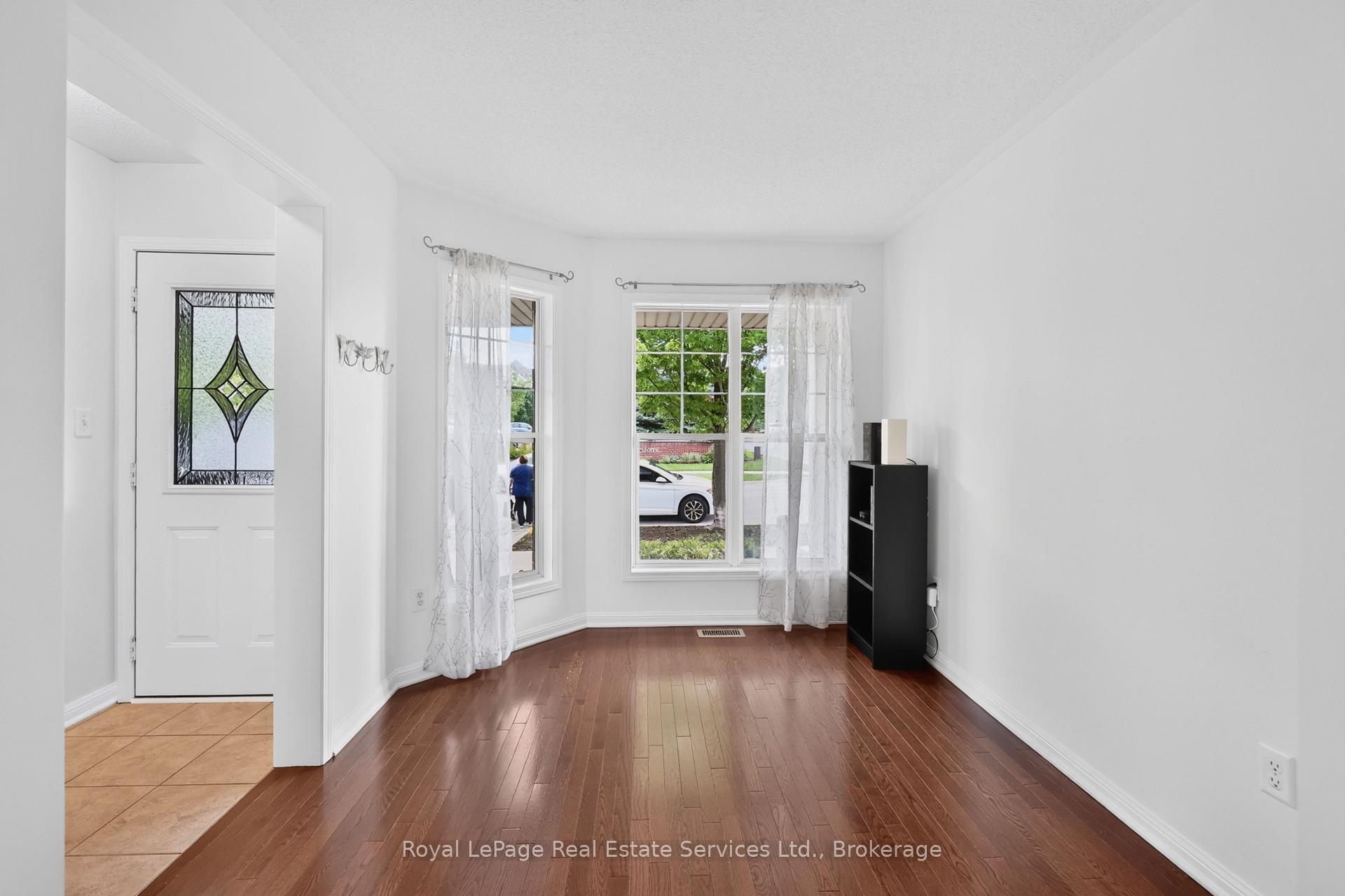 Photo 4 of 3071 Rotary Way E, Burlington, Alton — HOMEH