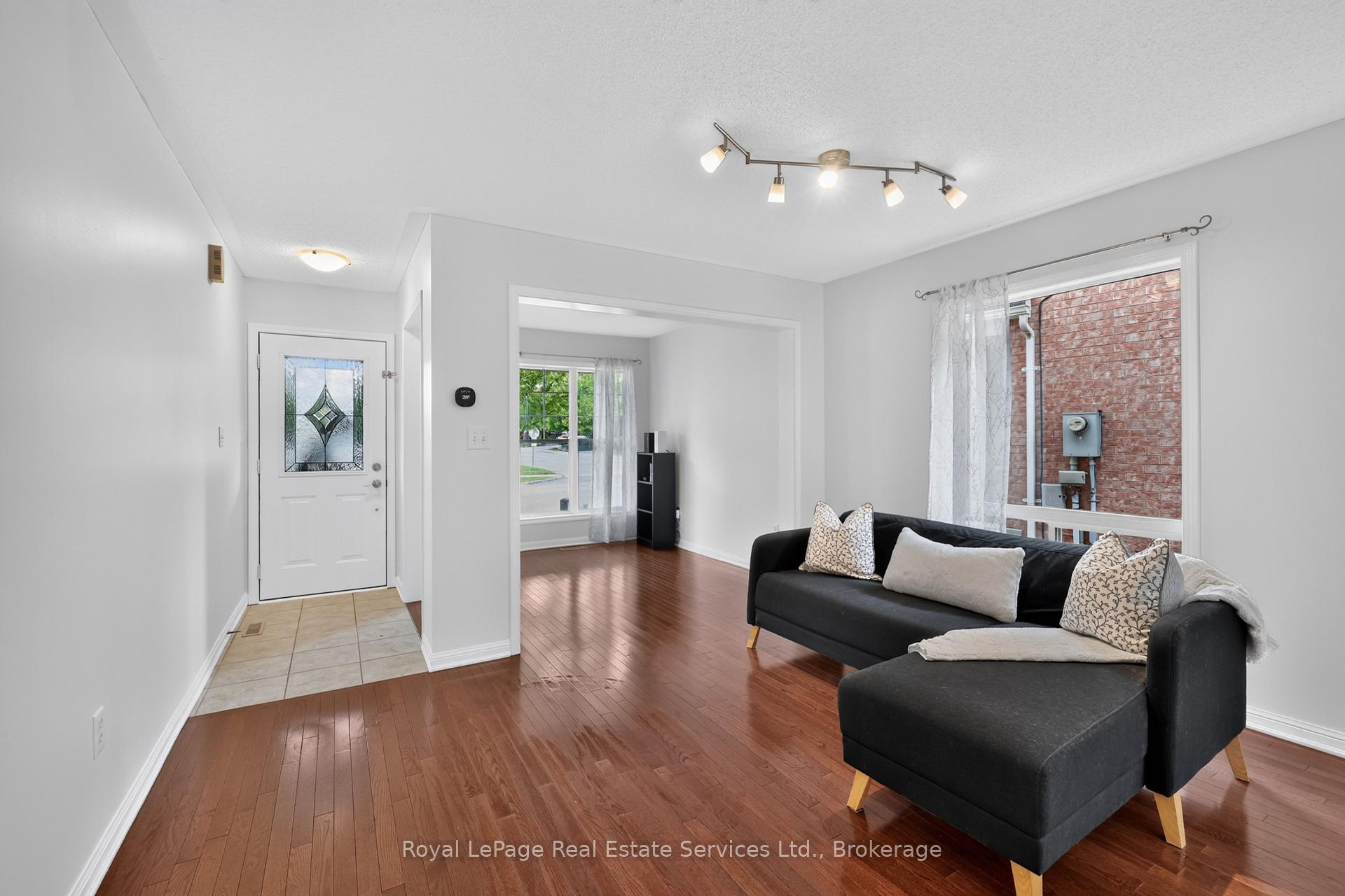 Photo 5 of 3071 Rotary Way E, Burlington, Alton — HOMEH