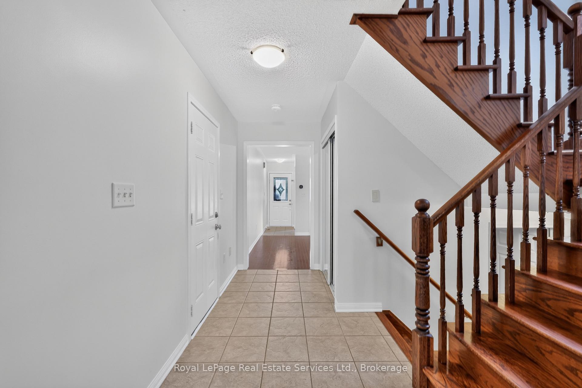 Photo 7 of 3071 Rotary Way E, Burlington, Alton — HOMEH