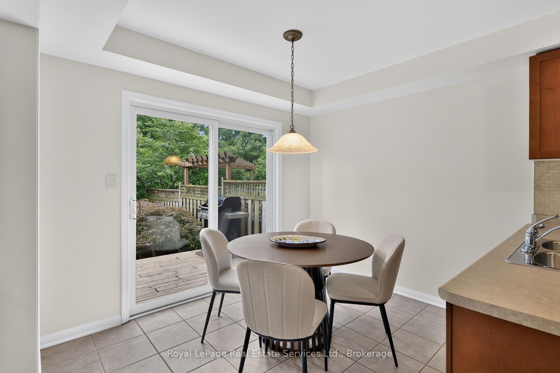 Photo 9 of 3071 Rotary Way E, Burlington, Alton — HOMEH