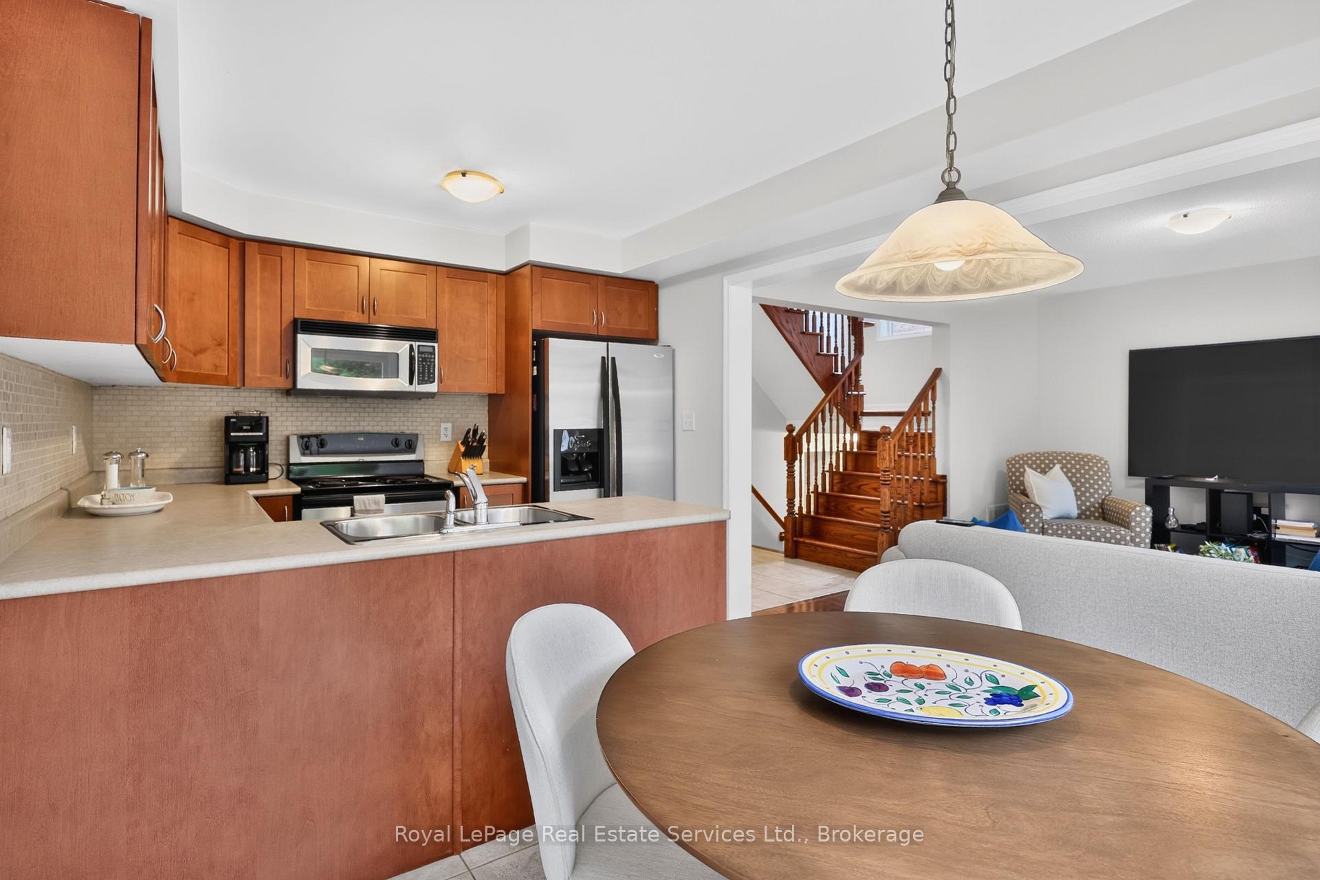 Photo 10 of 3071 Rotary Way E, Burlington, Alton — HOMEH