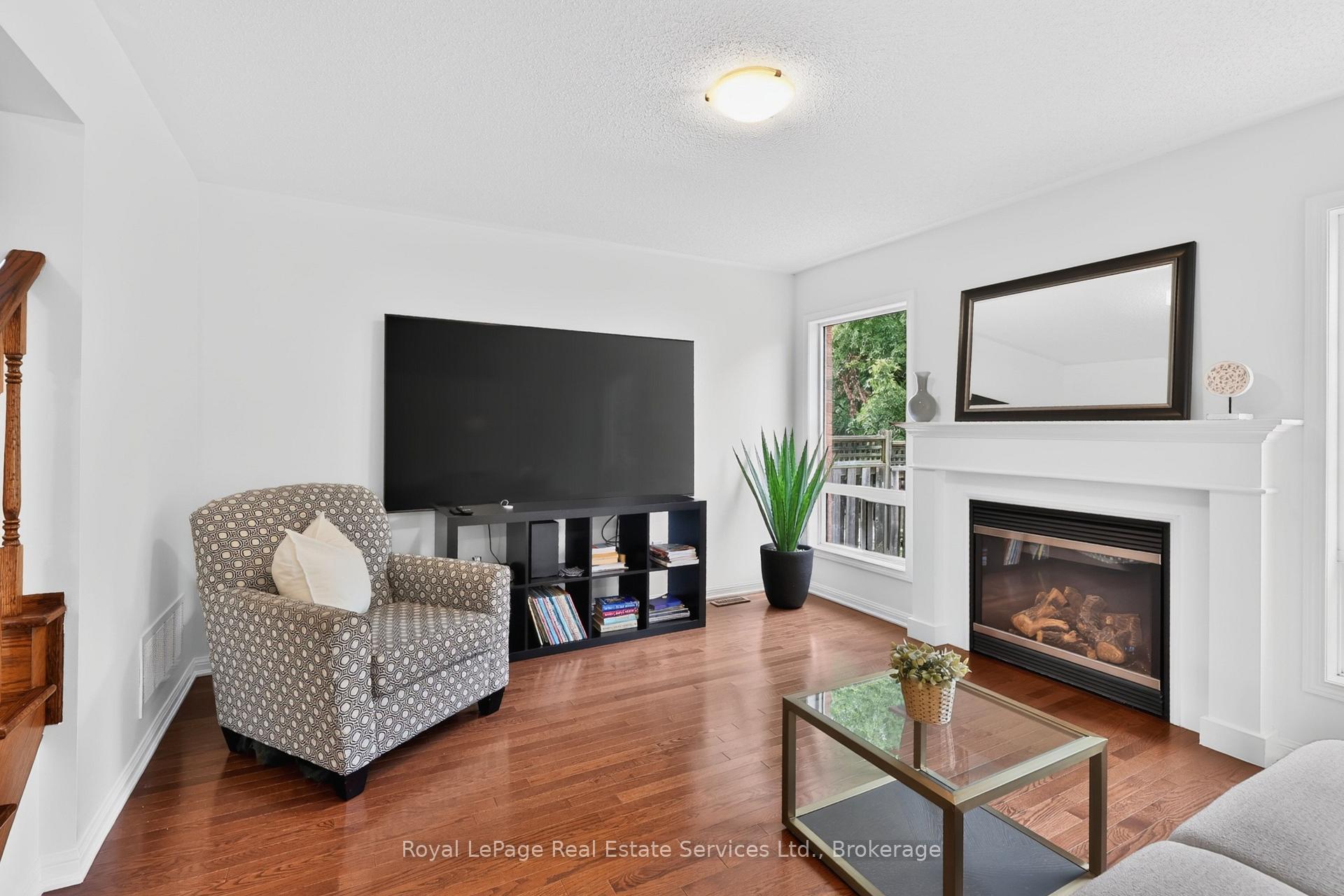 Photo 11 of 3071 Rotary Way E, Burlington, Alton — HOMEH