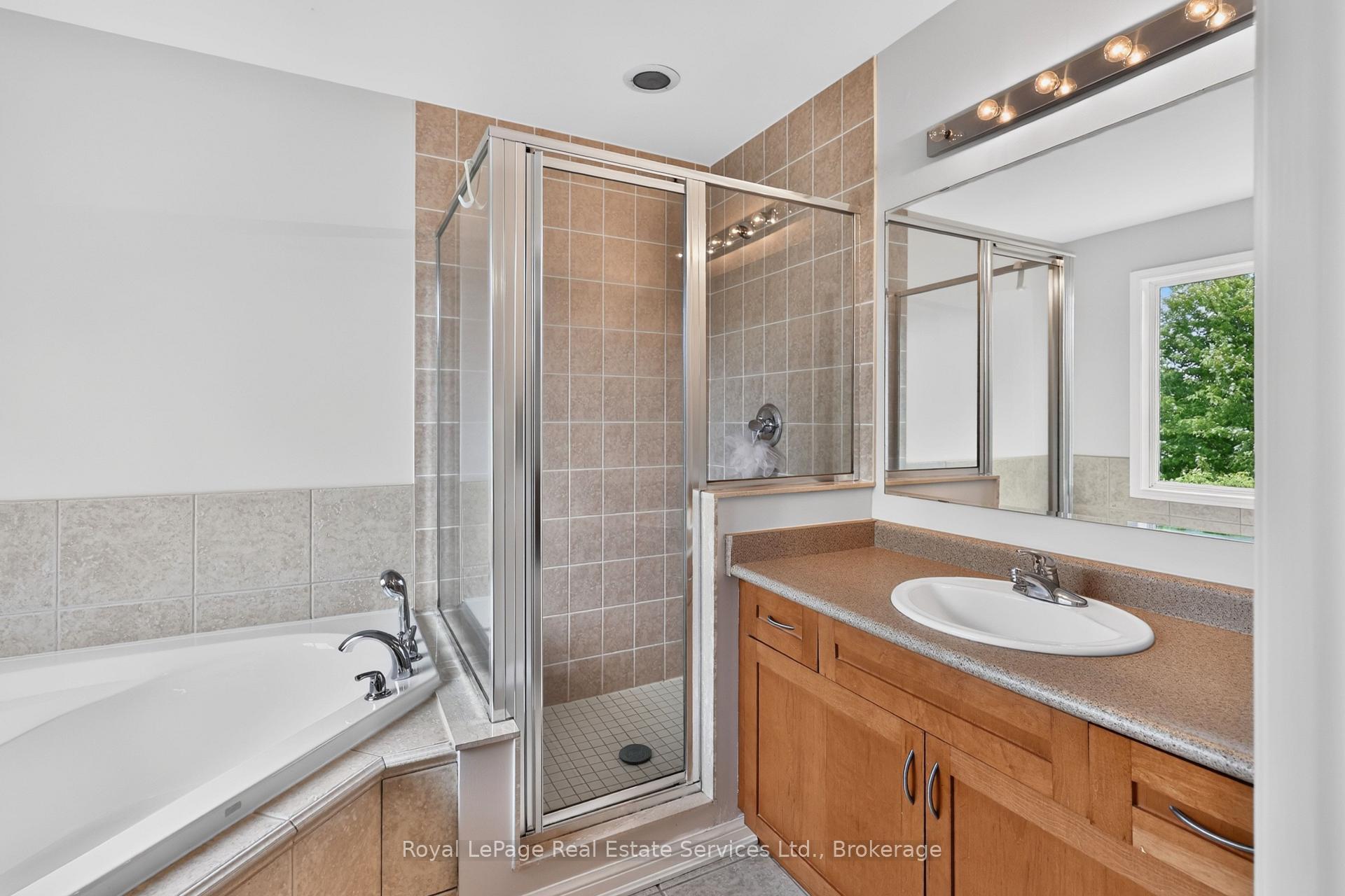 Photo 14 of 3071 Rotary Way E, Burlington, Alton — HOMEH