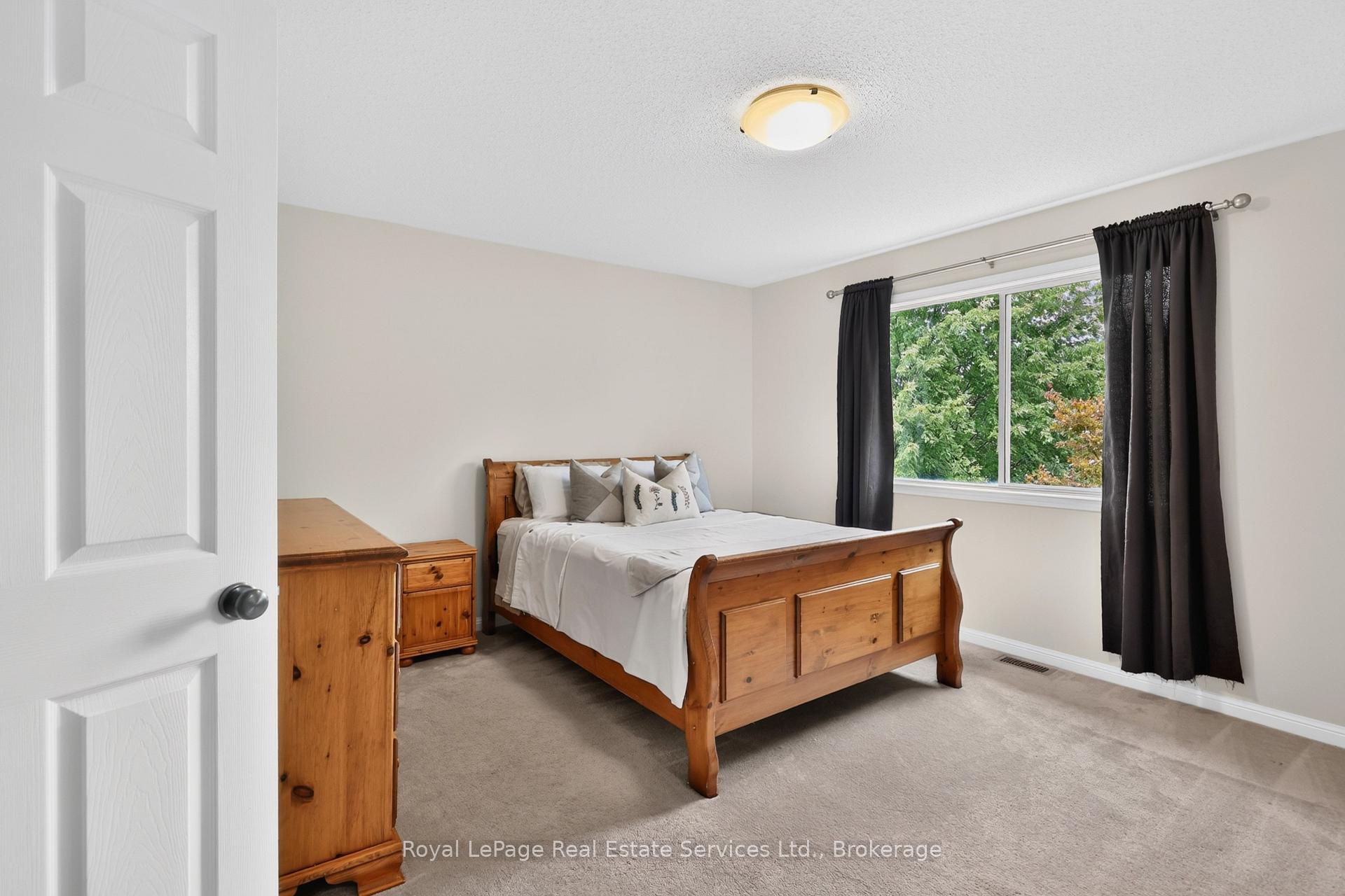 Photo 16 of 3071 Rotary Way E, Burlington, Alton — HOMEH