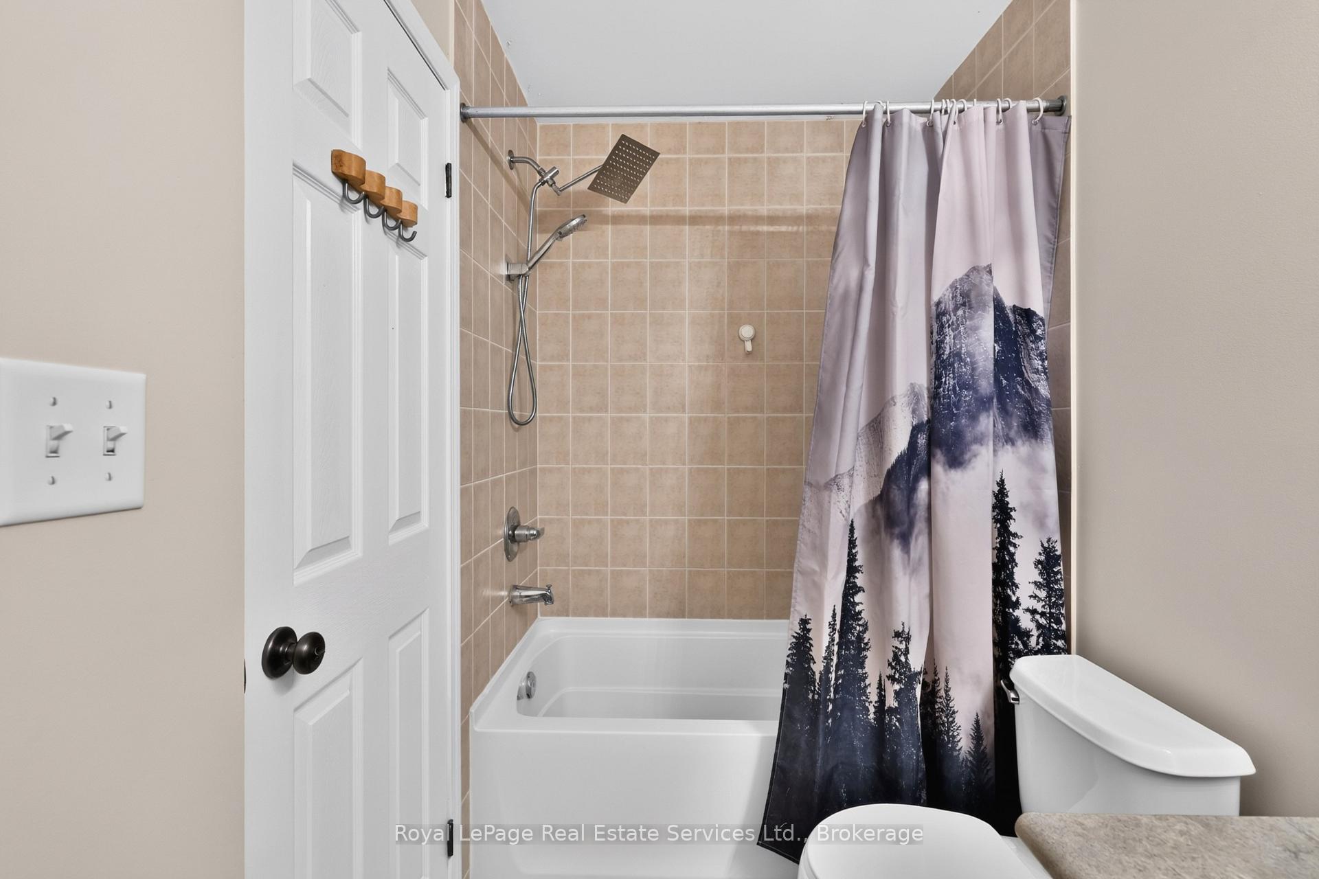 Photo 18 of 3071 Rotary Way E, Burlington, Alton — HOMEH