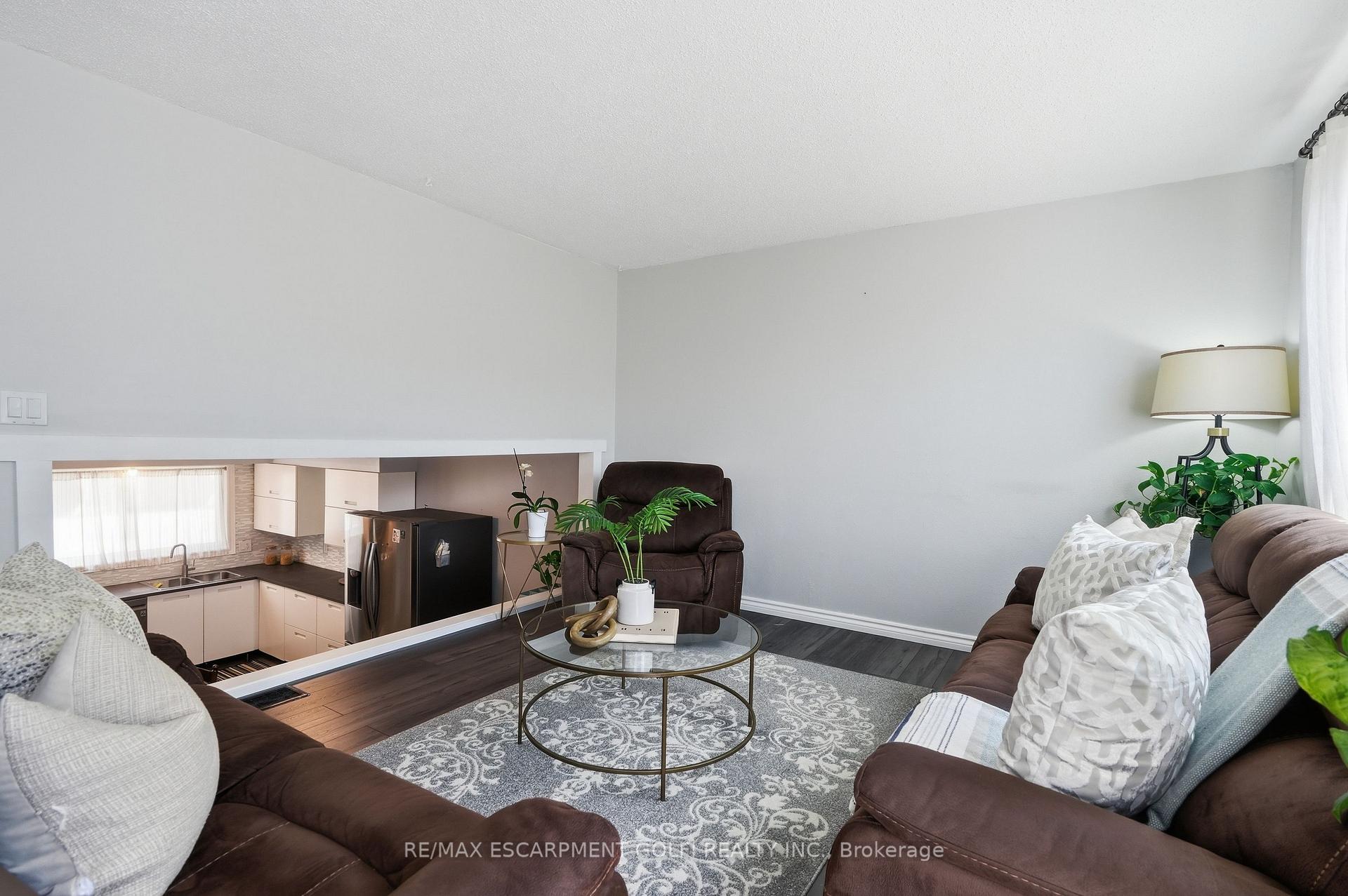 Photo 3 of Unit 38, 7001 Casey Street, Niagara Falls, Casey — HOMEH