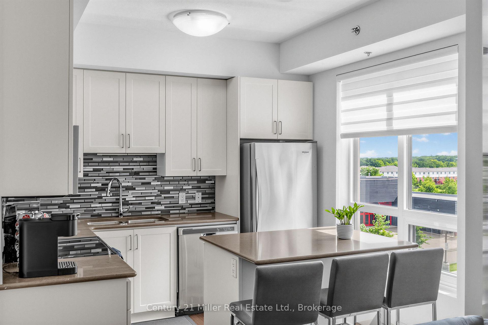 Photo 15 of Unit 327, 2486 Old Bronte Road, Oakville, Westmount — HOMEH
