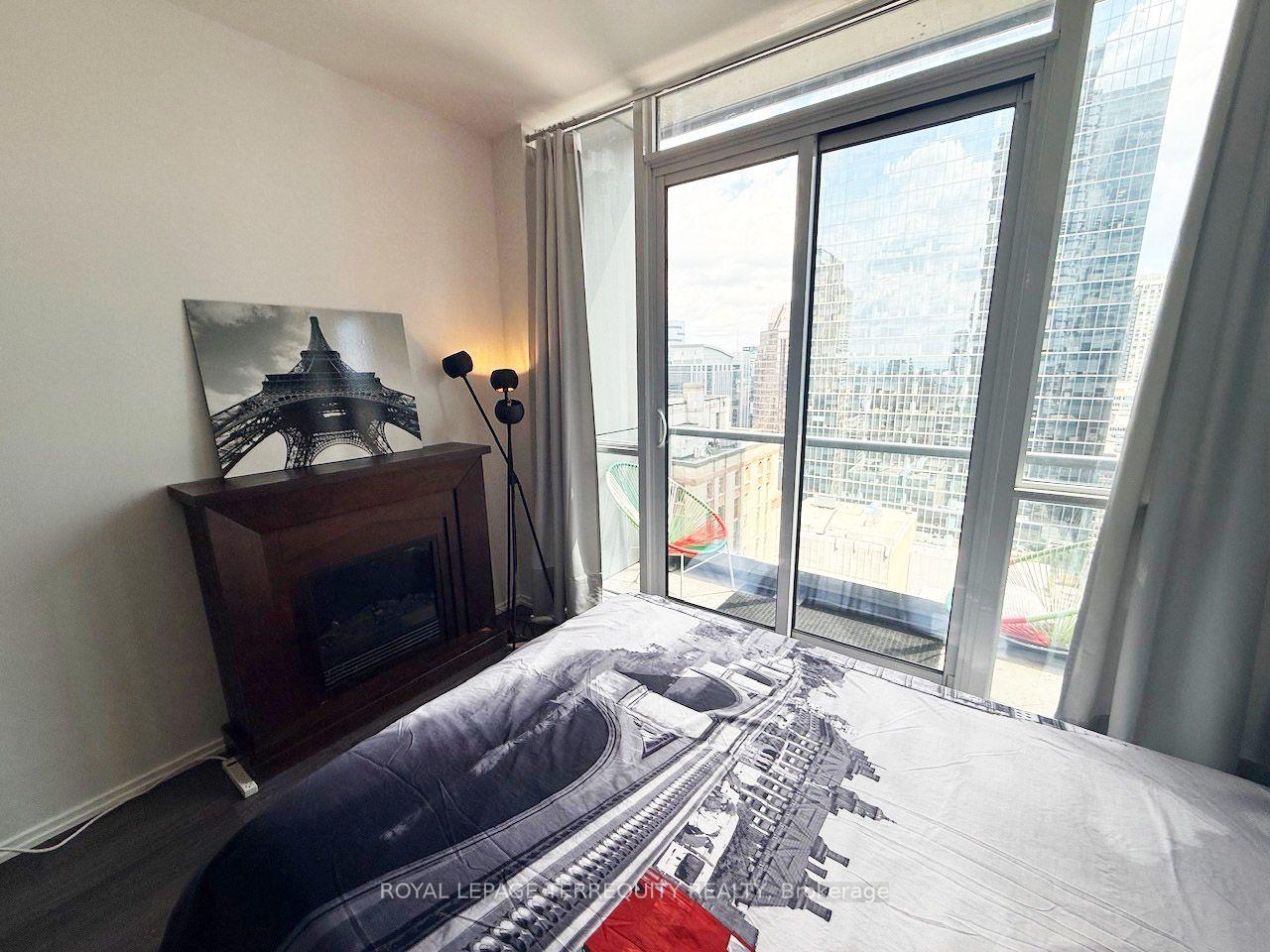 Photo 4 of Unit 2704, 70 Temperance Street, Toronto, Bay Street Corridor — HOMEH