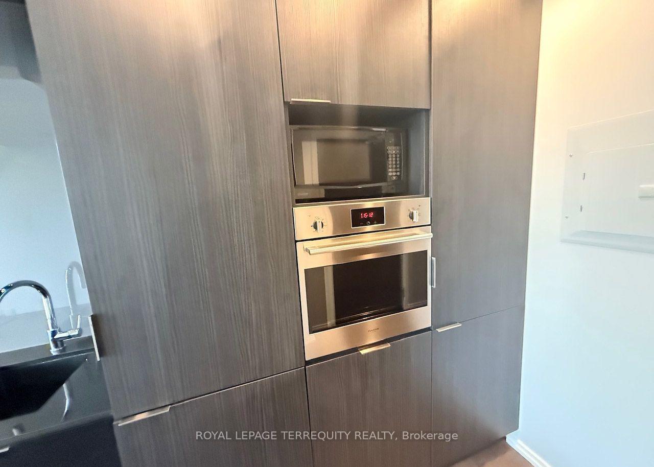 Photo 6 of Unit 2704, 70 Temperance Street, Toronto, Bay Street Corridor — HOMEH
