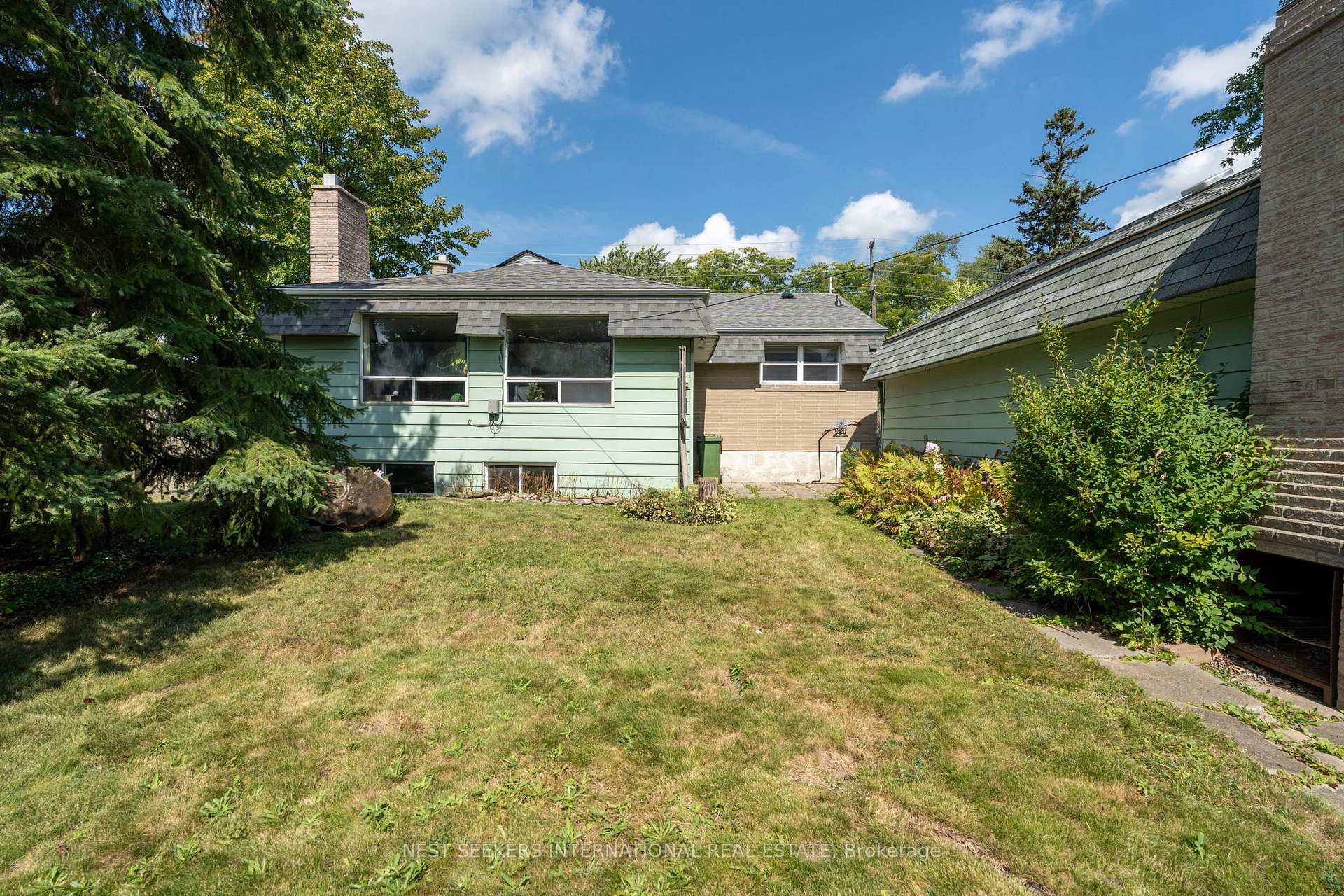 Photo 5 of 92 Ellwood Drive, Caledon, Bolton West — HOMEH