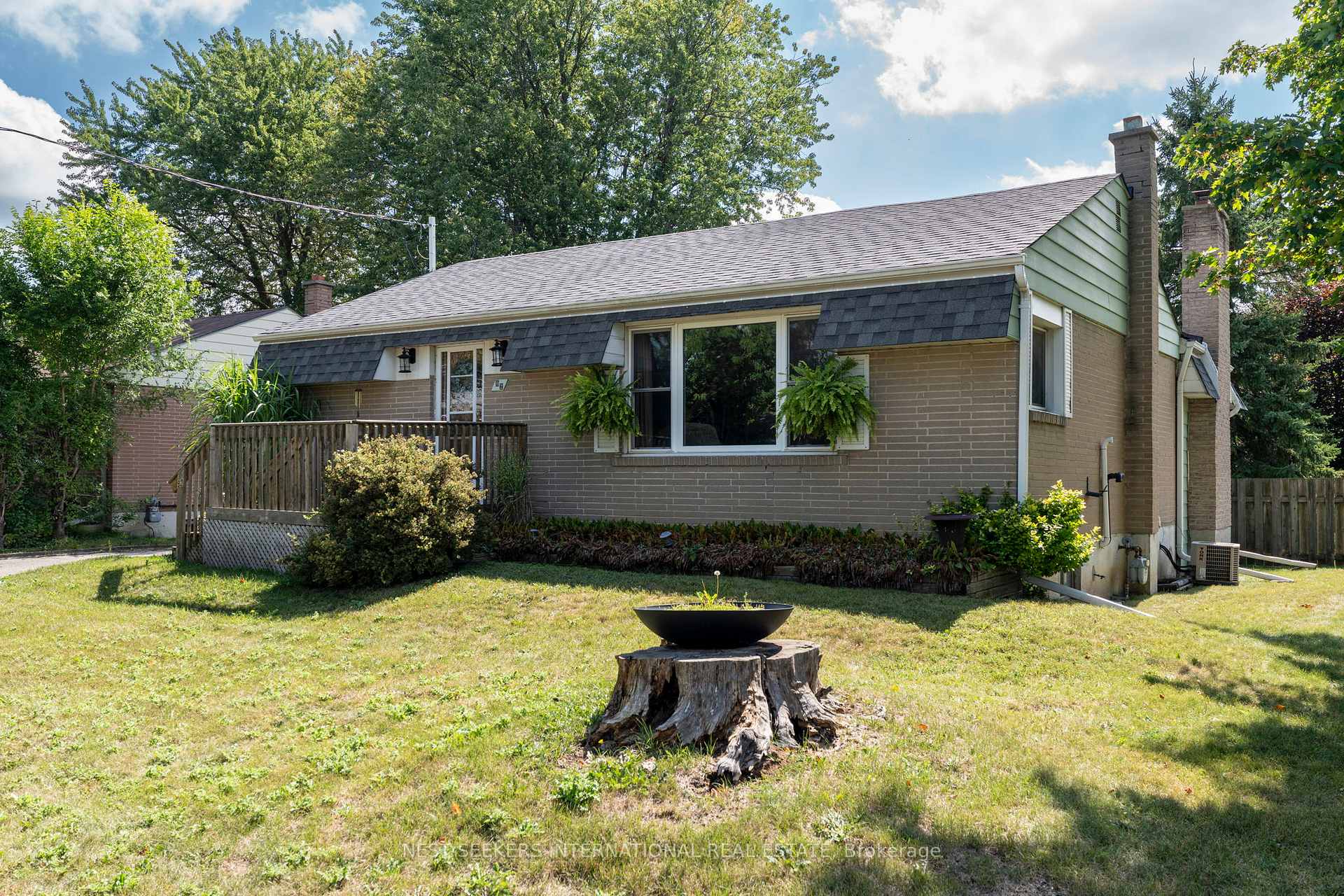 Photo 33 of 92 Ellwood Drive, Caledon, Bolton West — HOMEH