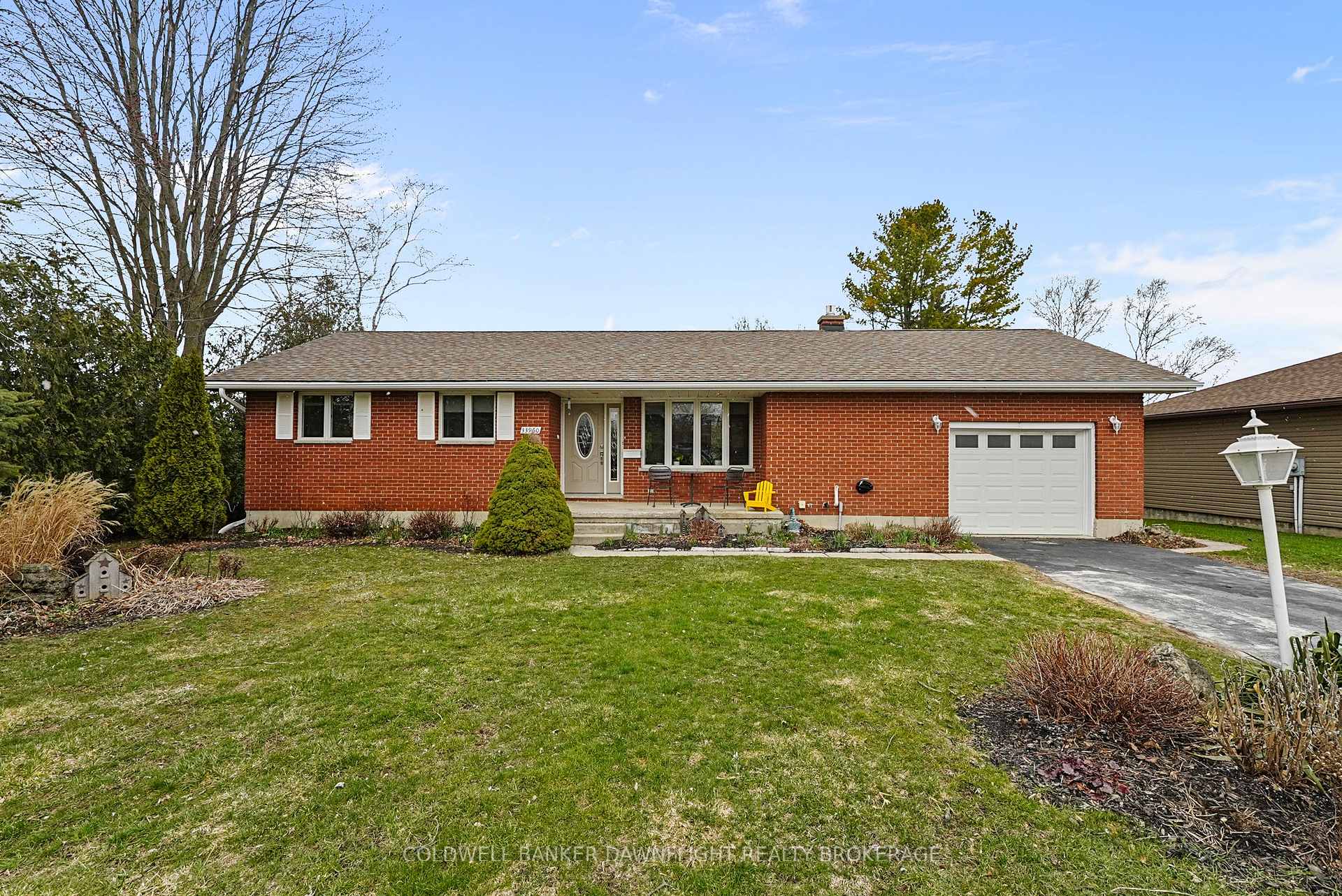 Photo of 33960 Queen Street