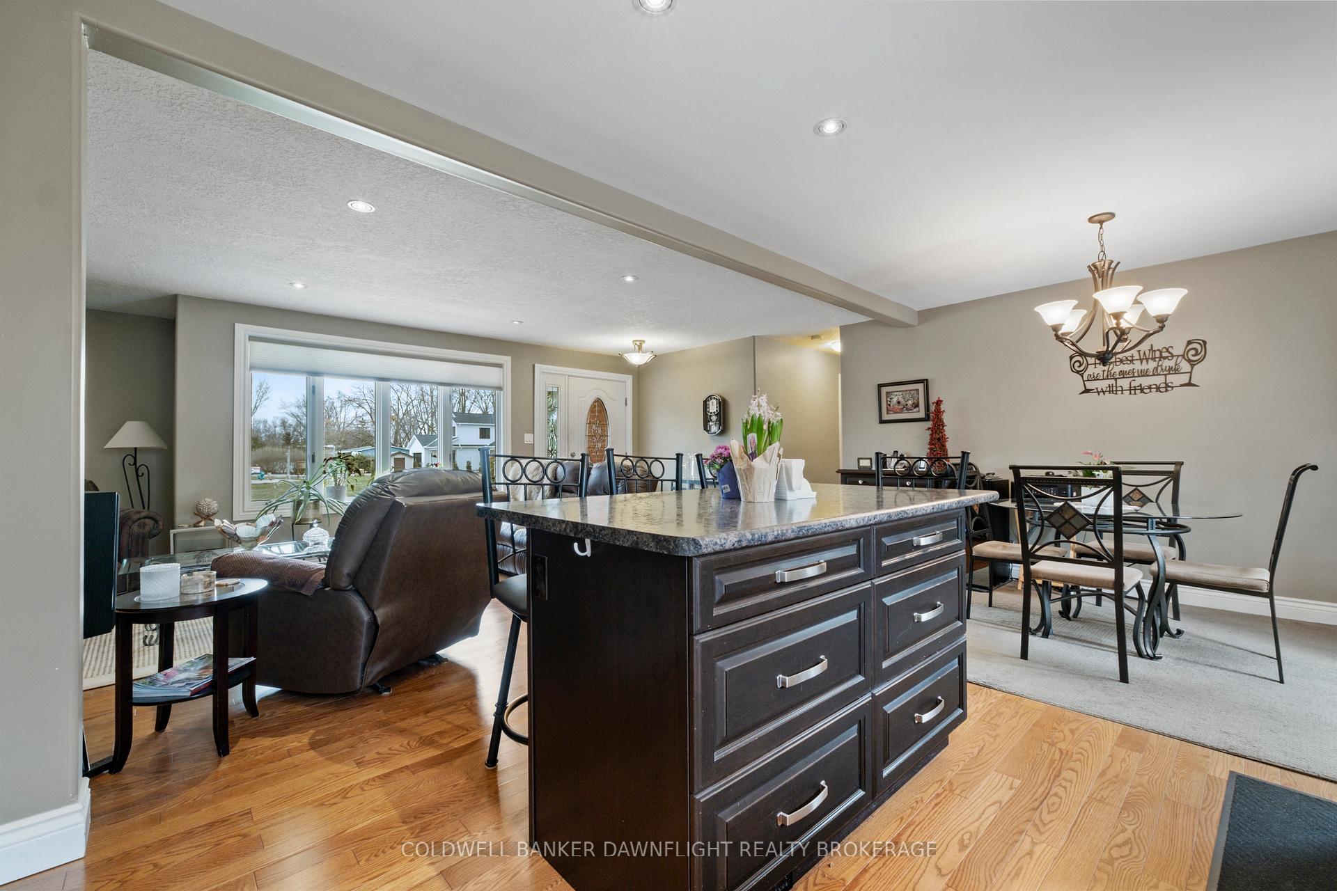 Photo 12 of 33960 Queen Street, Bluewater, Zurich — HOMEH
