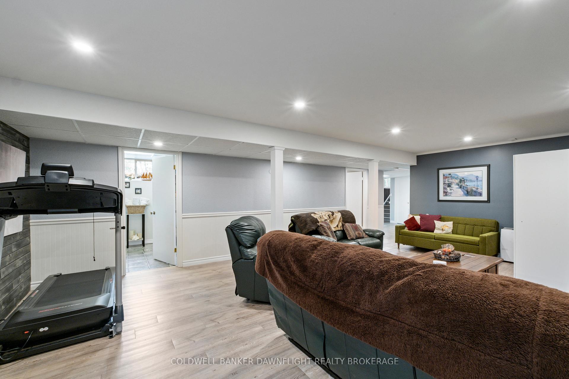 Photo 32 of 33960 Queen Street, Bluewater, Zurich — HOMEH