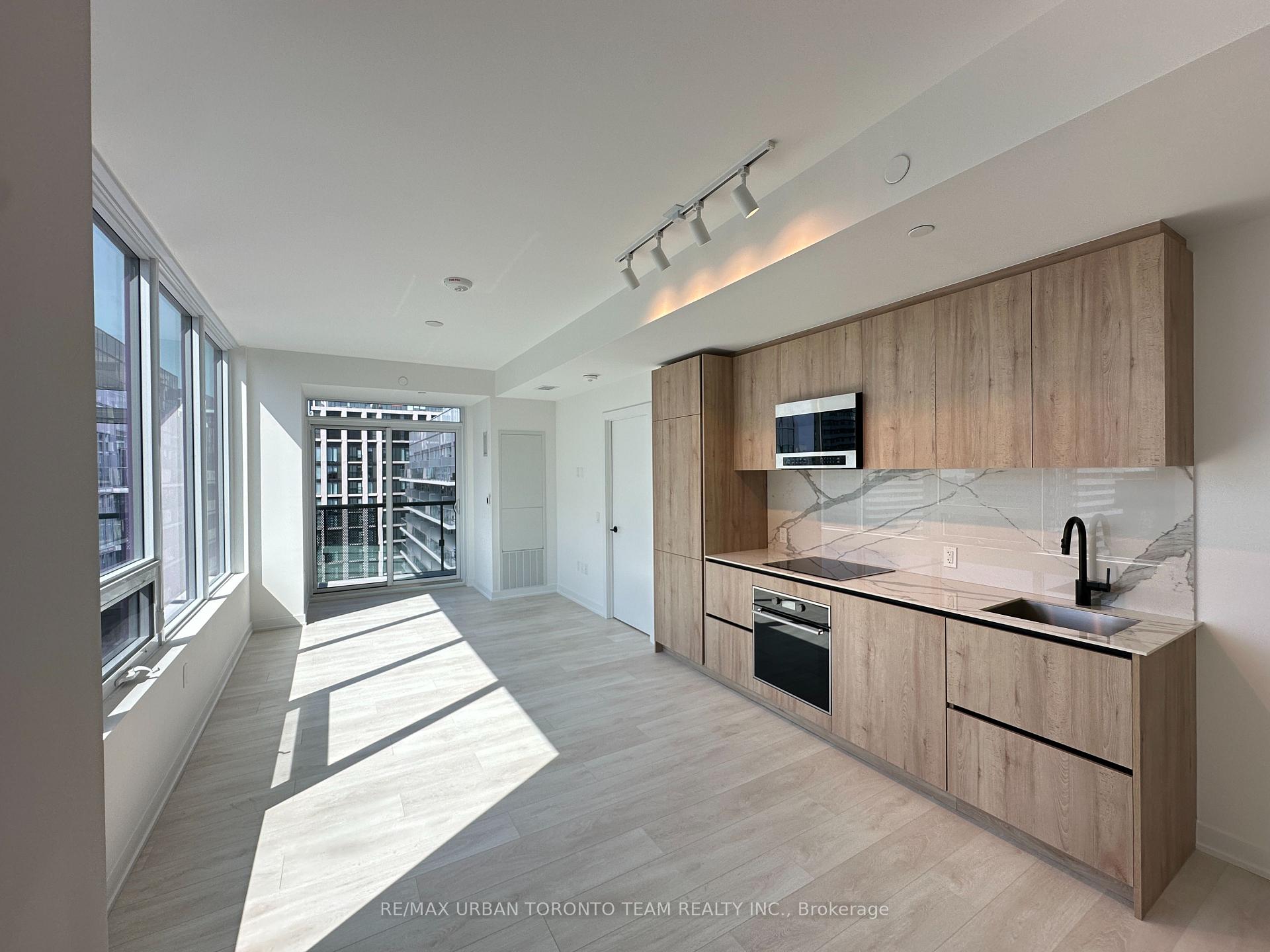 Photo 2 of Unit 3602, 117 Broadway Avenue, Toronto, Mount Pleasant West — HOMEH