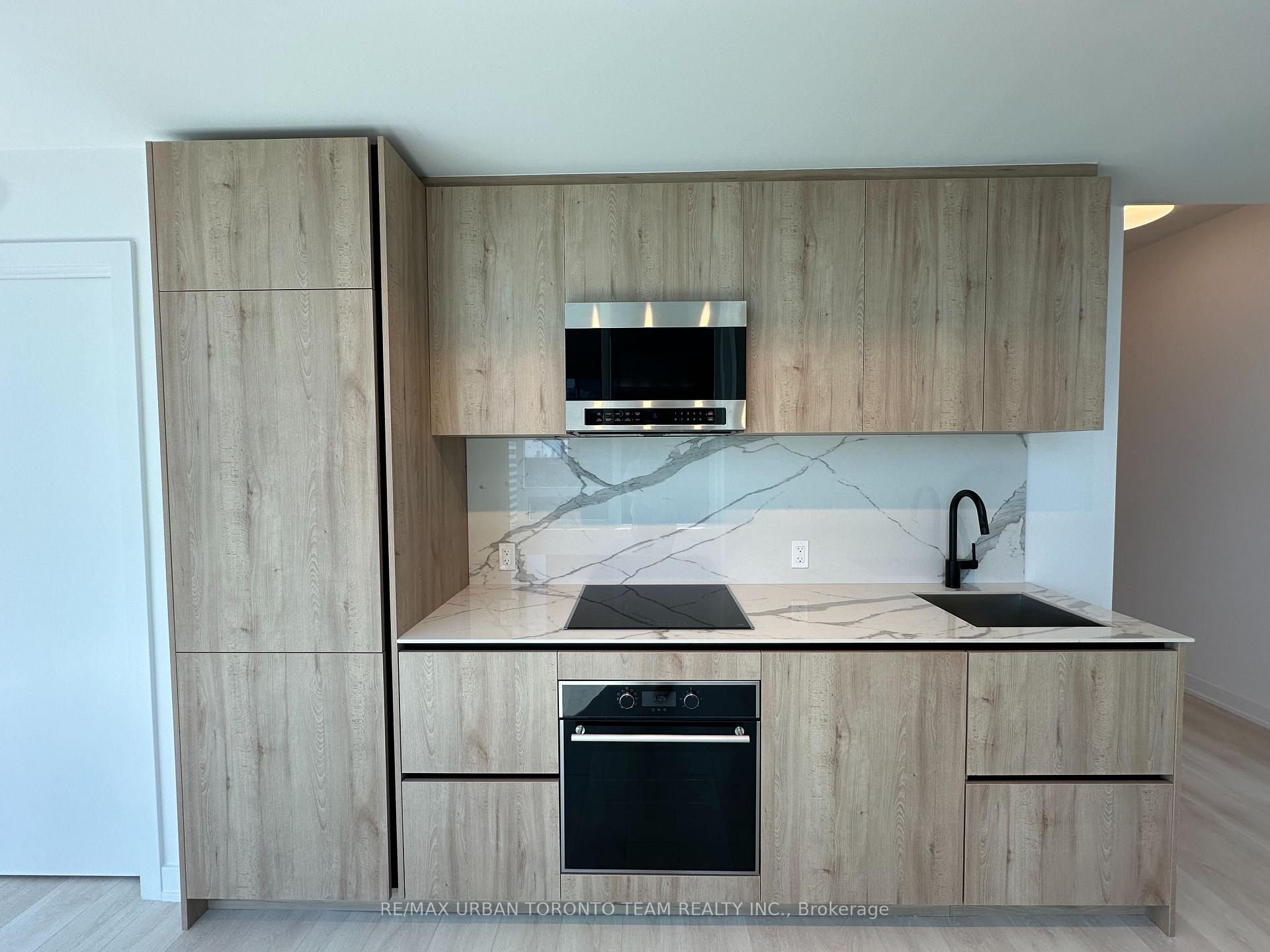 Photo 3 of Unit 3602, 117 Broadway Avenue, Toronto, Mount Pleasant West — HOMEH