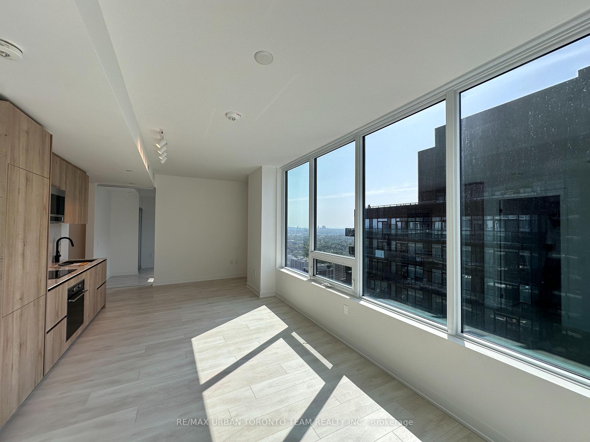 Photo 4 of Unit 3602, 117 Broadway Avenue, Toronto, Mount Pleasant West — HOMEH