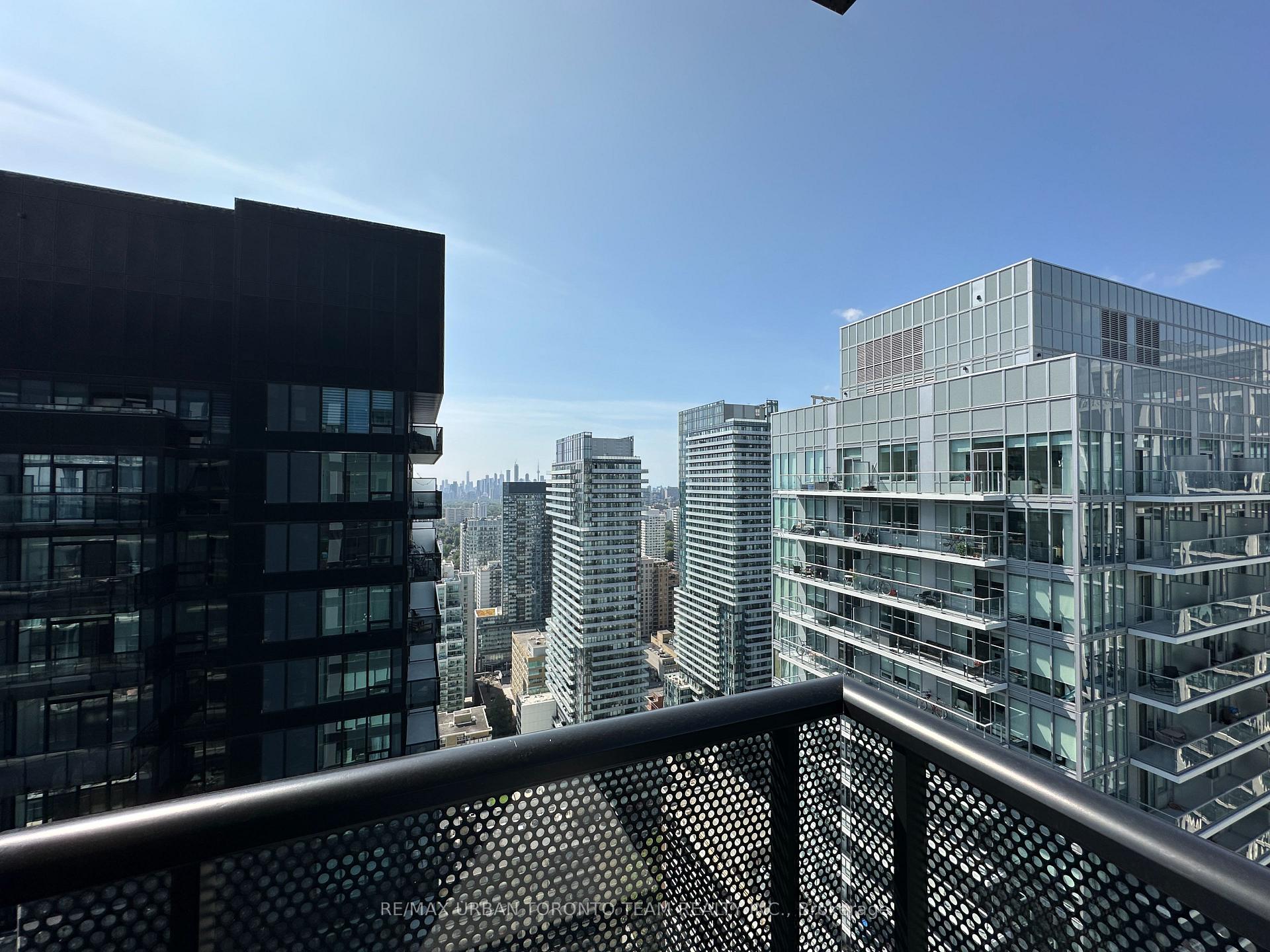 Photo 5 of Unit 3602, 117 Broadway Avenue, Toronto, Mount Pleasant West — HOMEH