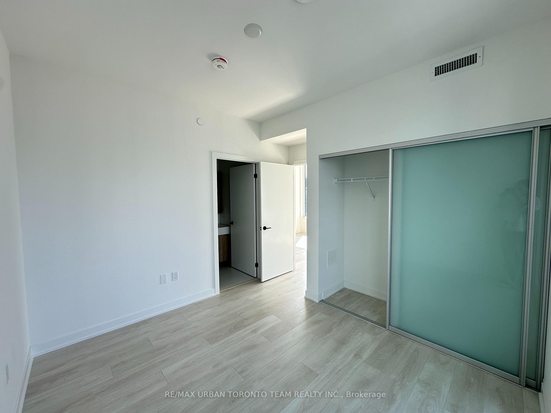 Photo 10 of Unit 3602, 117 Broadway Avenue, Toronto, Mount Pleasant West — HOMEH