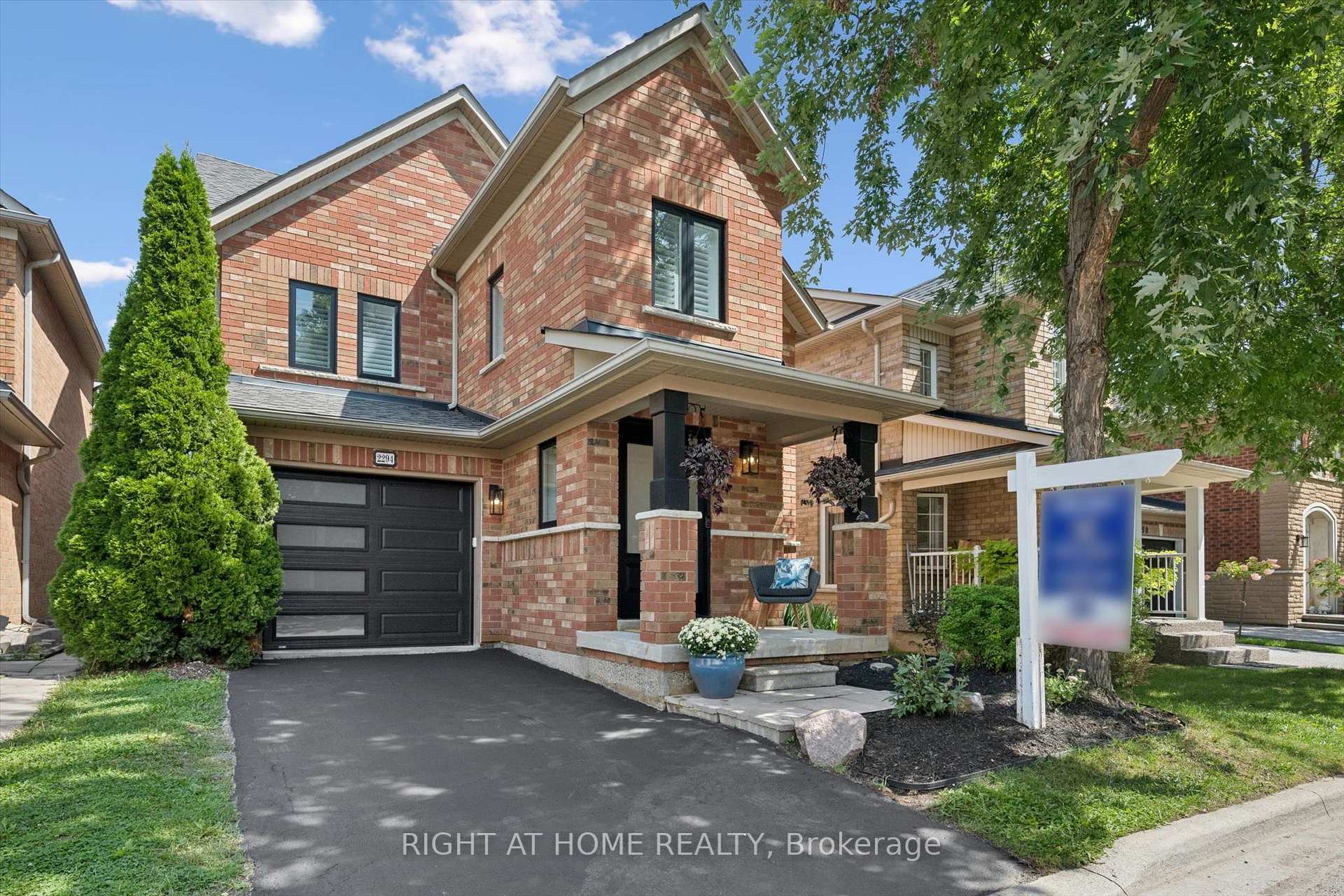 Photo 2 of 2294 Seton Crescent, Burlington, Orchard — HOMEH