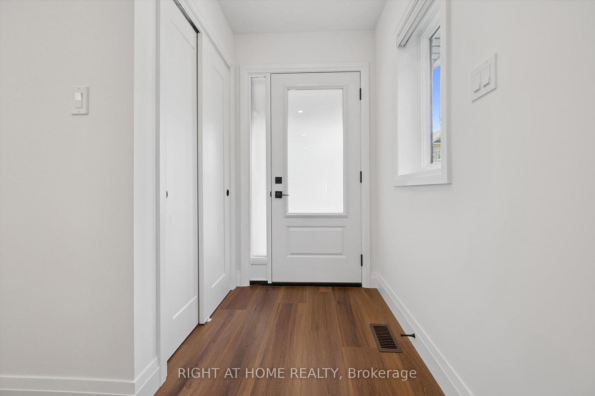 Photo 5 of 2294 Seton Crescent, Burlington, Orchard — HOMEH