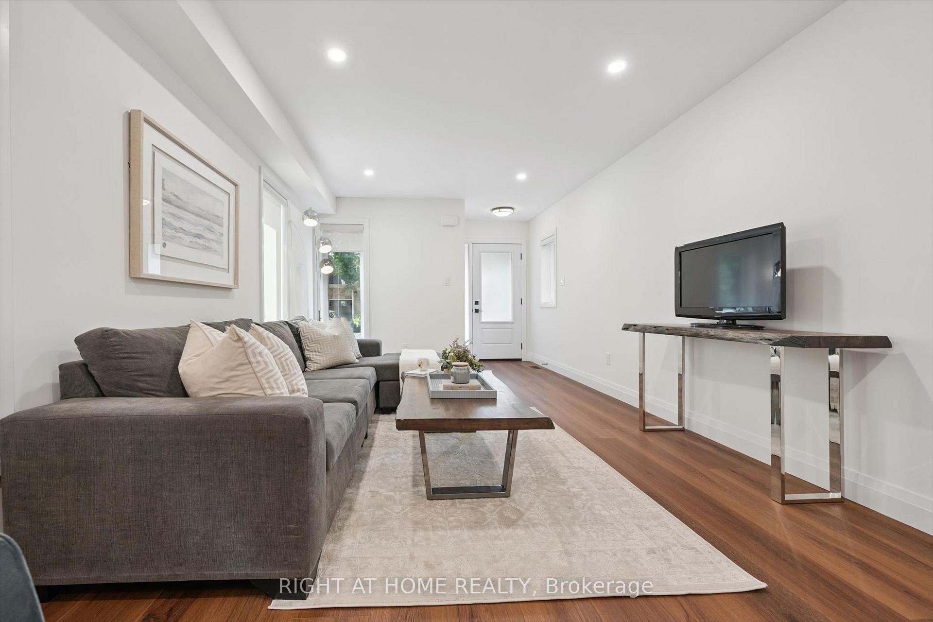 Photo 8 of 2294 Seton Crescent, Burlington, Orchard — HOMEH