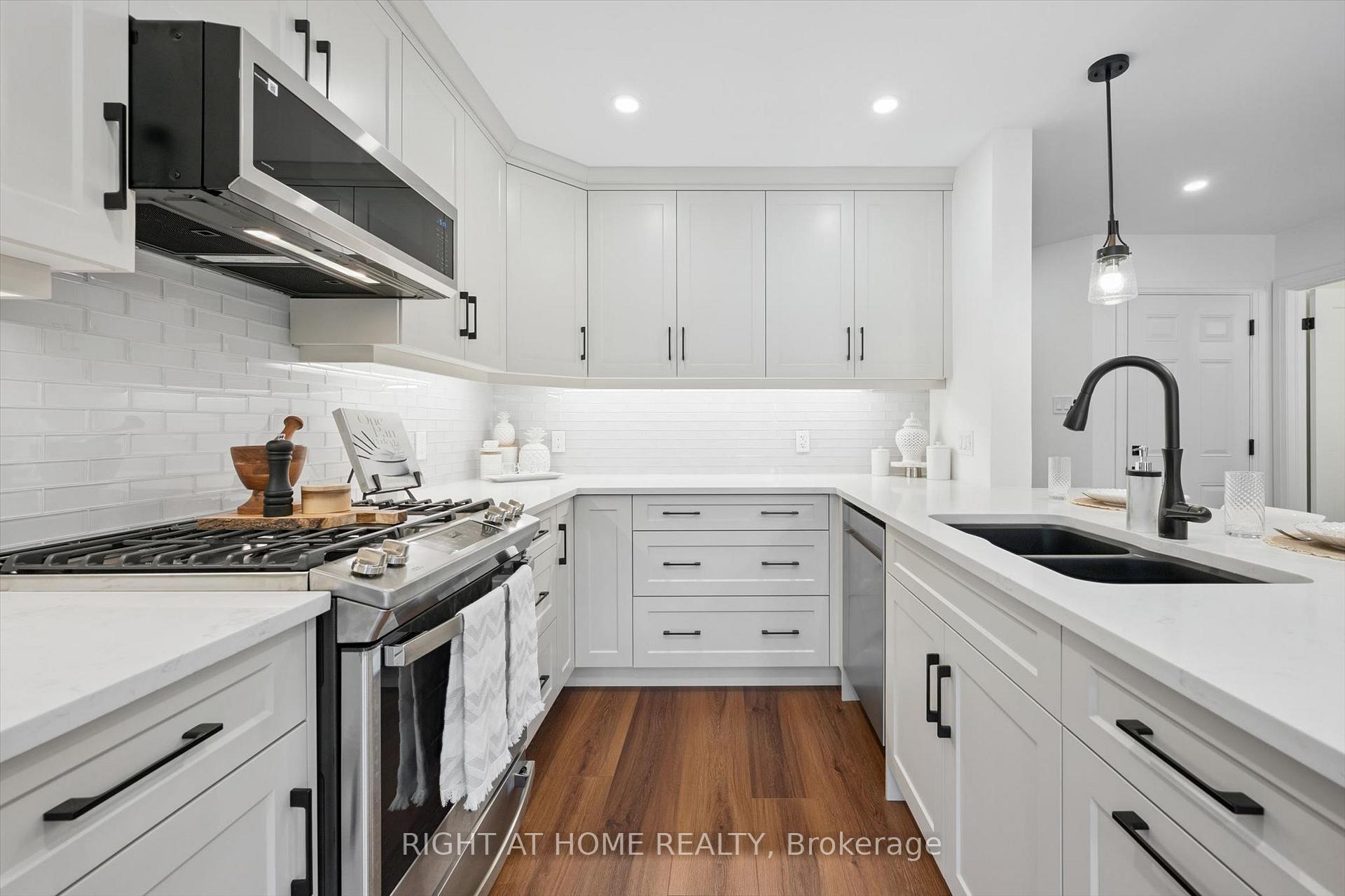 Photo 16 of 2294 Seton Crescent, Burlington, Orchard — HOMEH