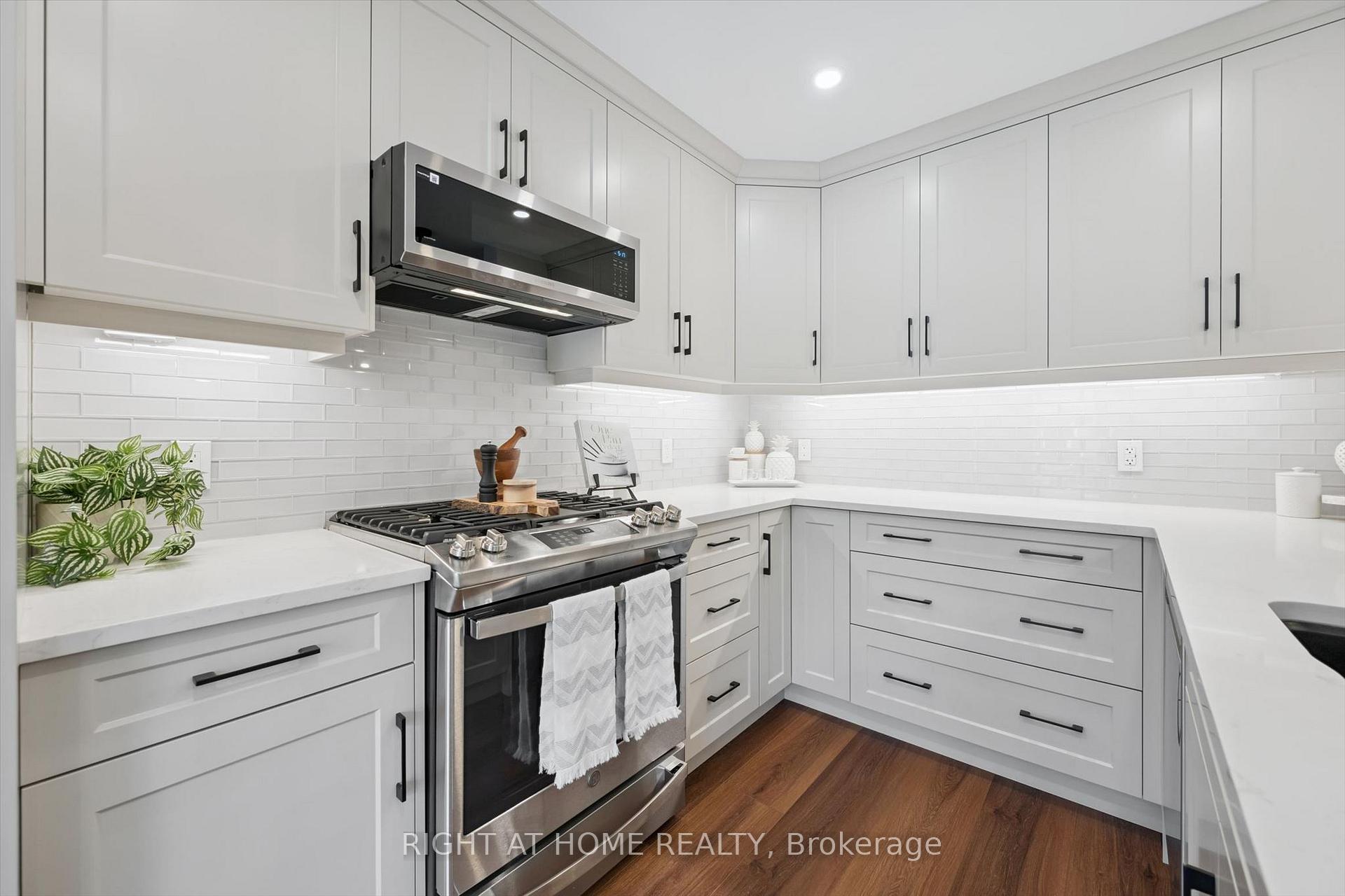 Photo 19 of 2294 Seton Crescent, Burlington, Orchard — HOMEH