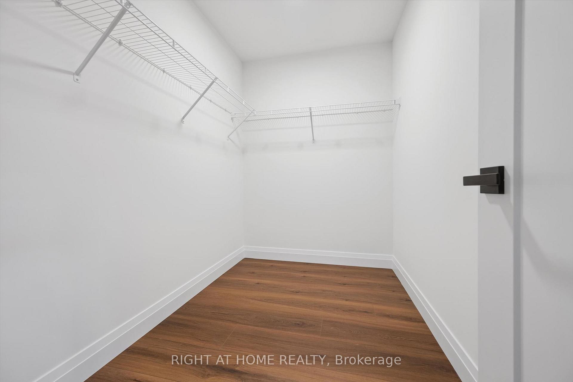 Photo 25 of 2294 Seton Crescent, Burlington, Orchard — HOMEH