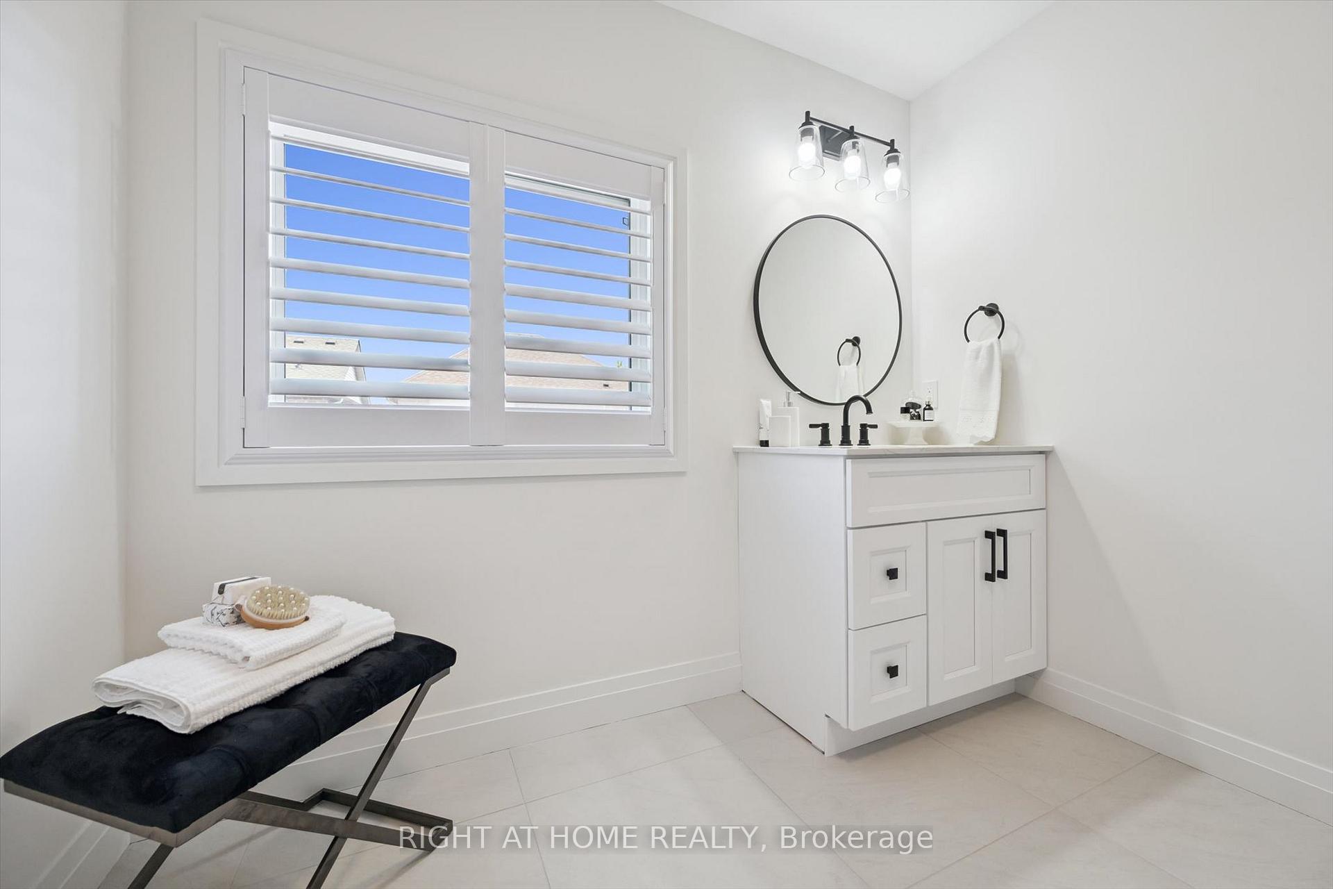 Photo 26 of 2294 Seton Crescent, Burlington, Orchard — HOMEH