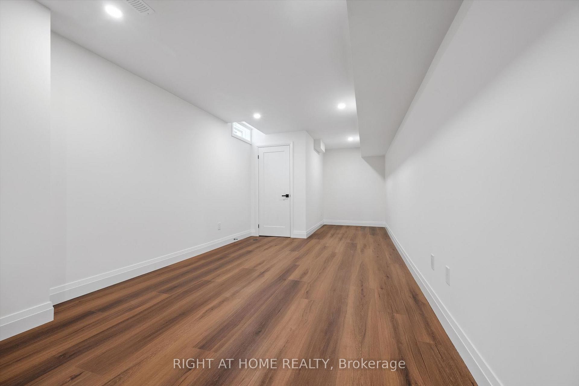 Photo 34 of 2294 Seton Crescent, Burlington, Orchard — HOMEH