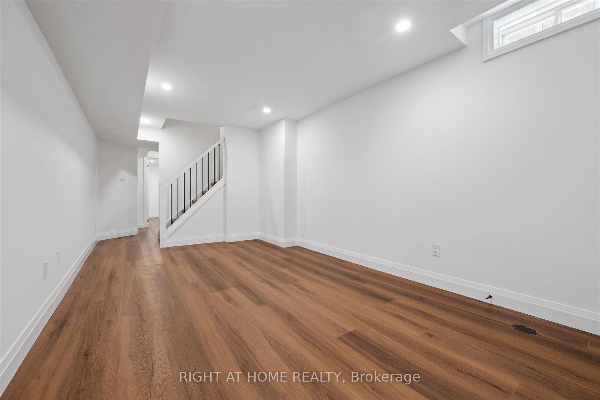Photo 35 of 2294 Seton Crescent, Burlington, Orchard — HOMEH