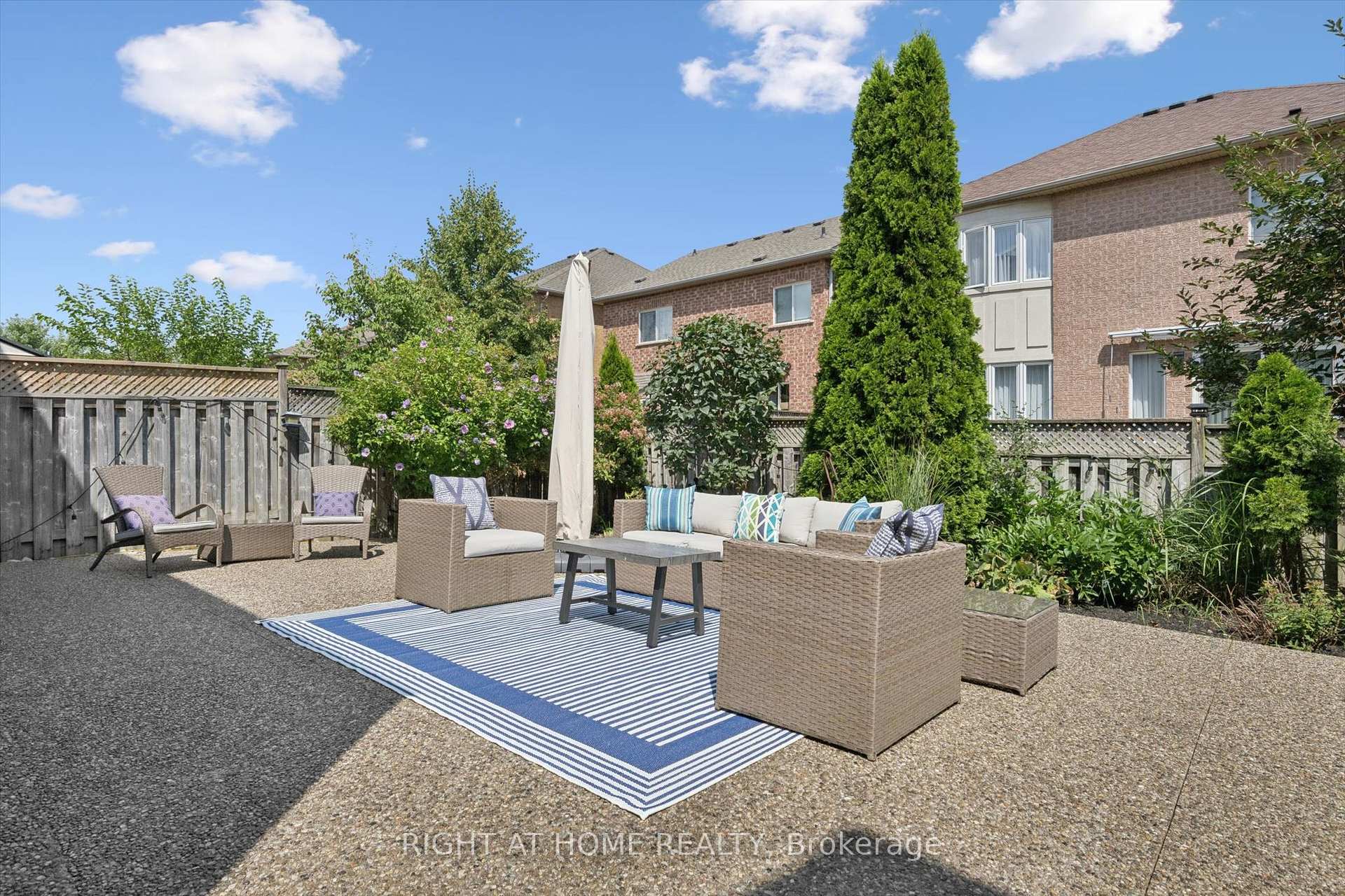 Photo 41 of 2294 Seton Crescent, Burlington, Orchard — HOMEH