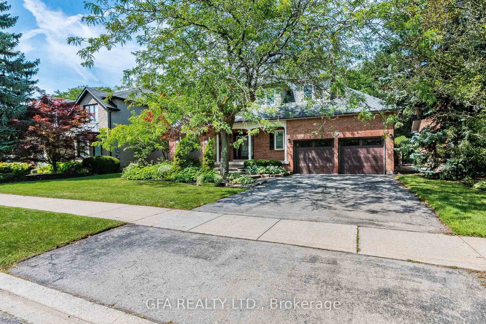 Photo 1 of 1027 Masters Green, Oakville, Glen Abbey — HOMEH