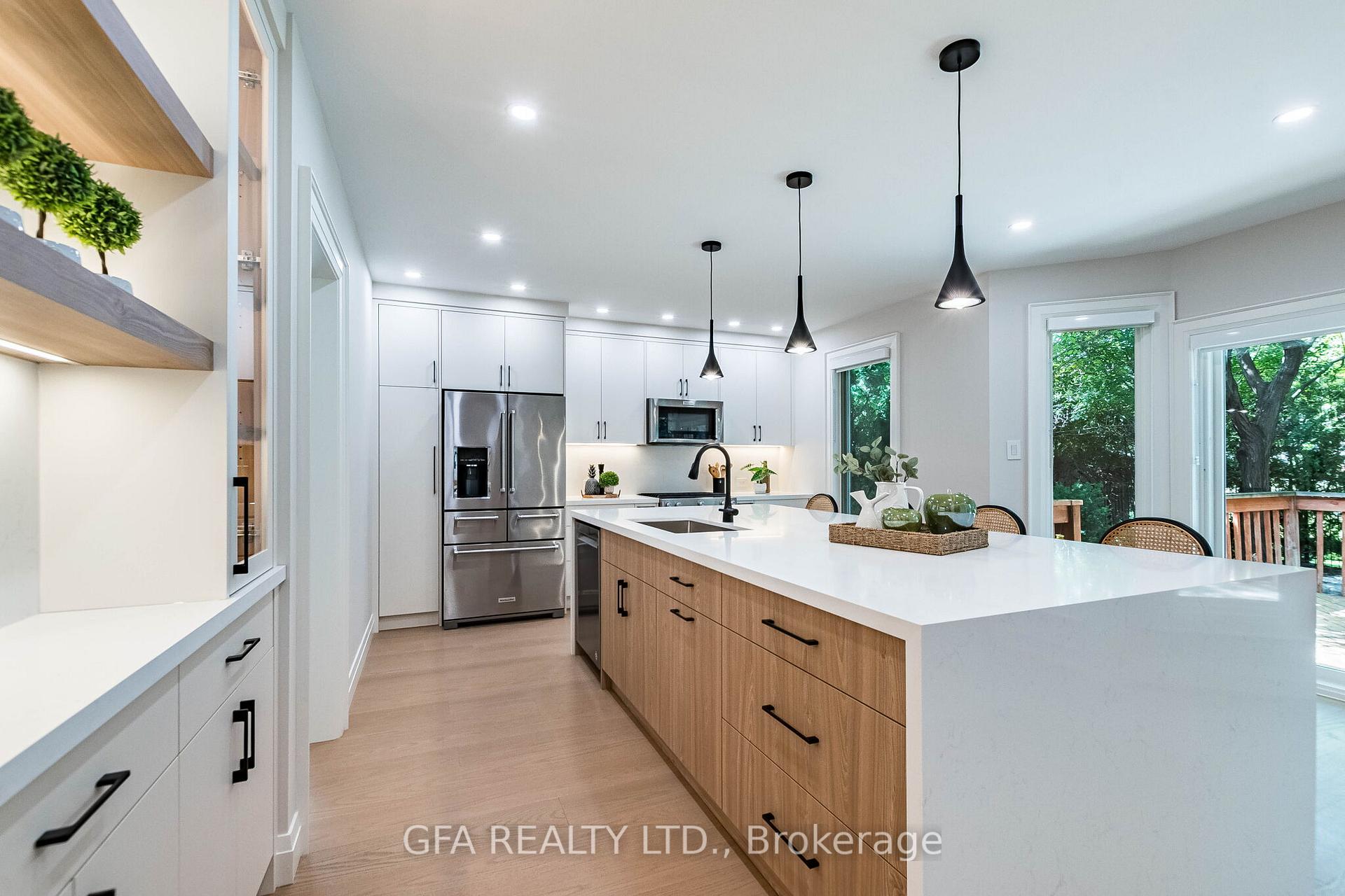 Photo 11 of 1027 Masters Green, Oakville, Glen Abbey — HOMEH