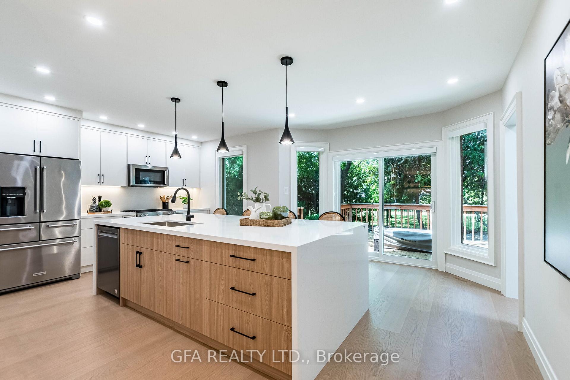 Photo 16 of 1027 Masters Green, Oakville, Glen Abbey — HOMEH